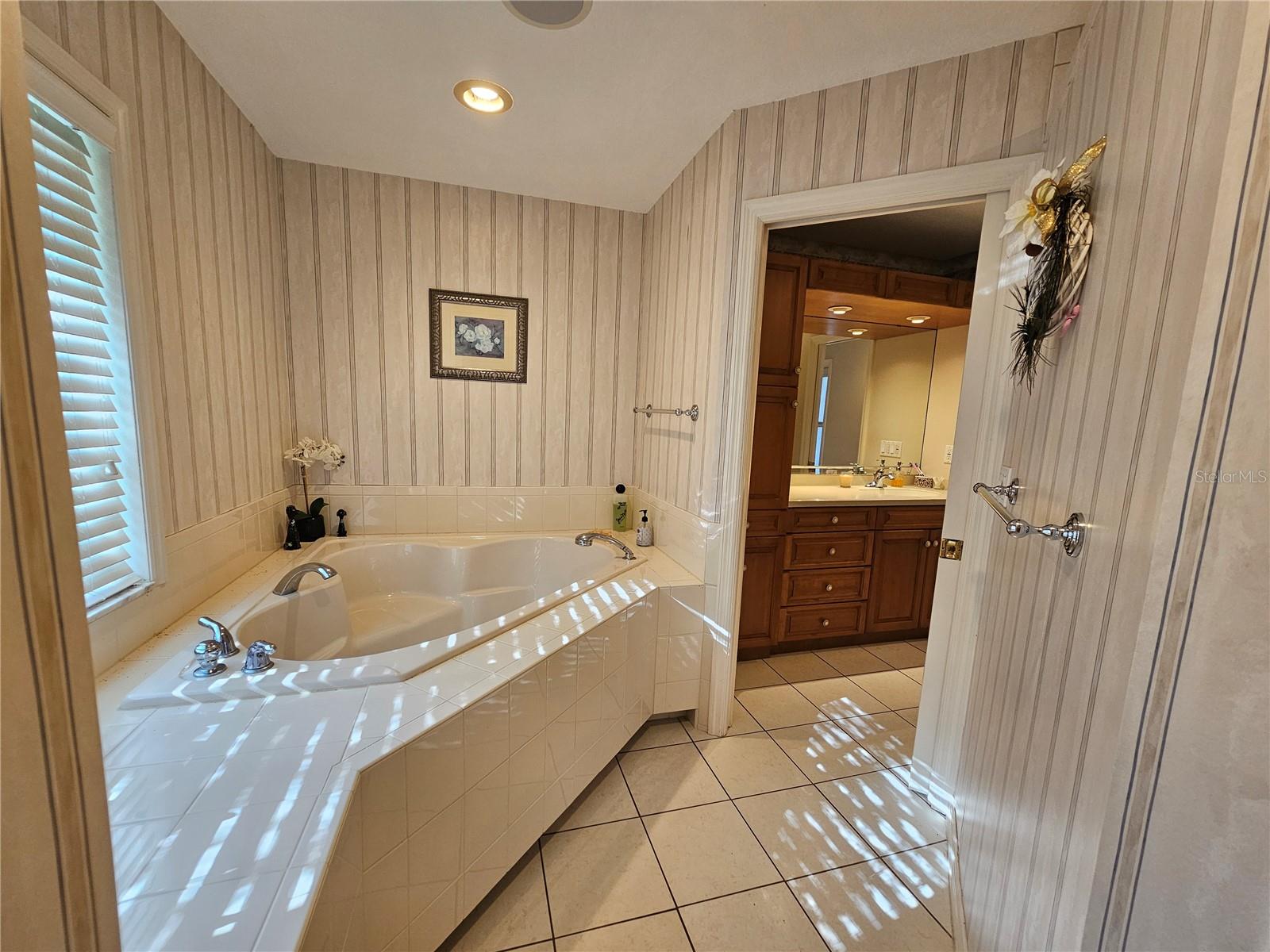 2nd Full Bathroom