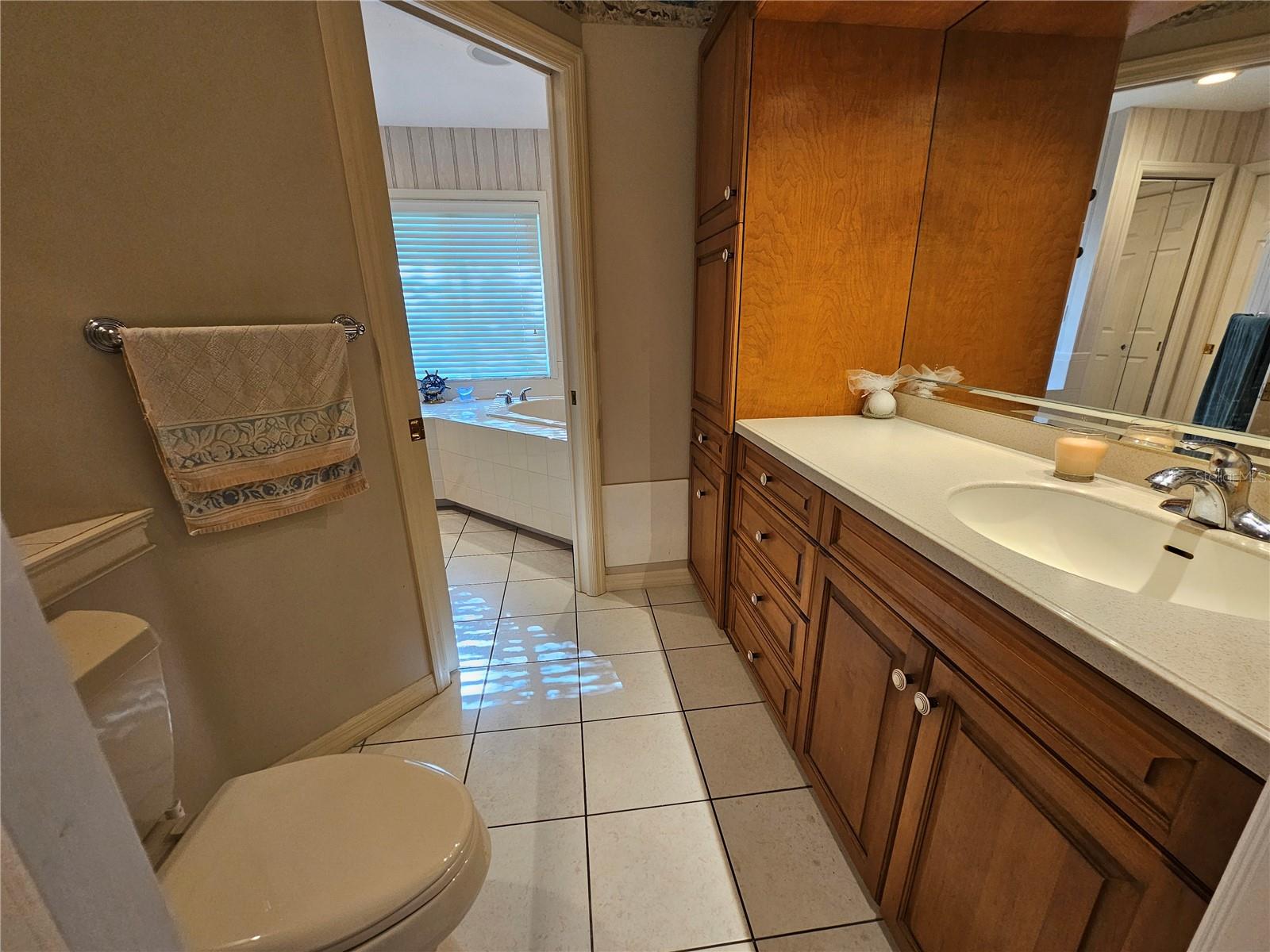3rd Bathroom (1/2)