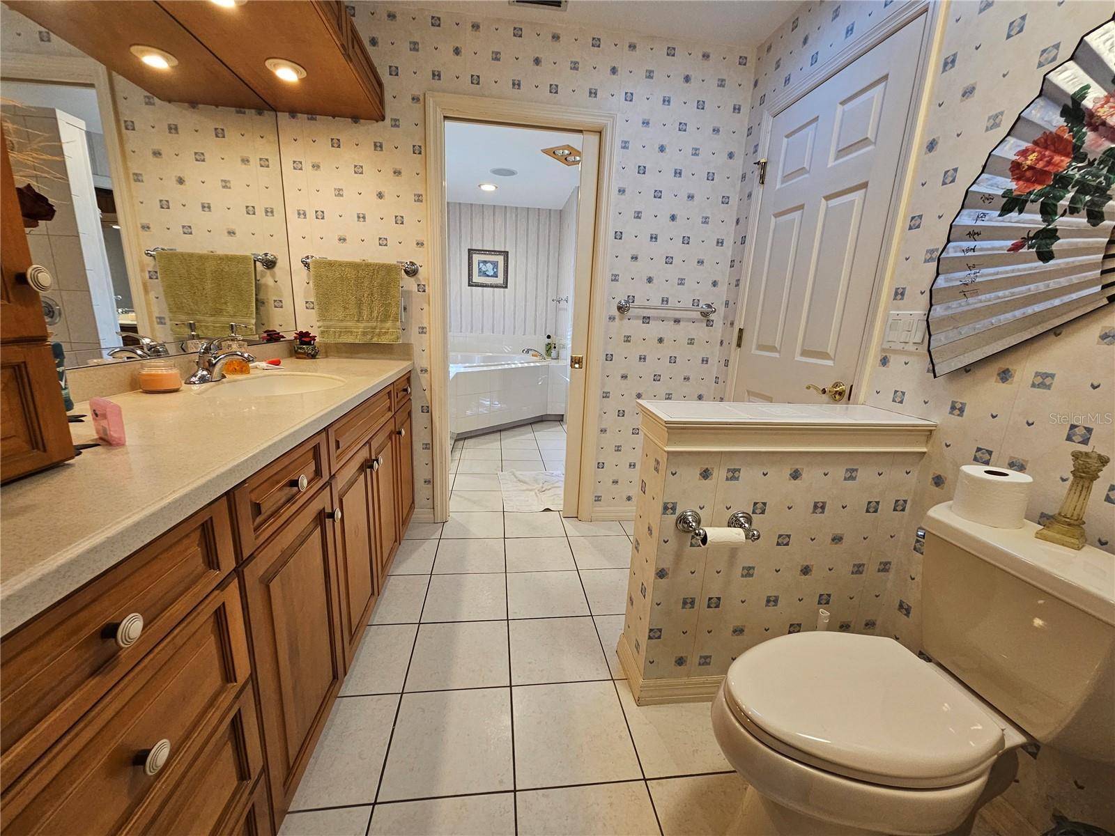 3rd Bathroom (1/2)
