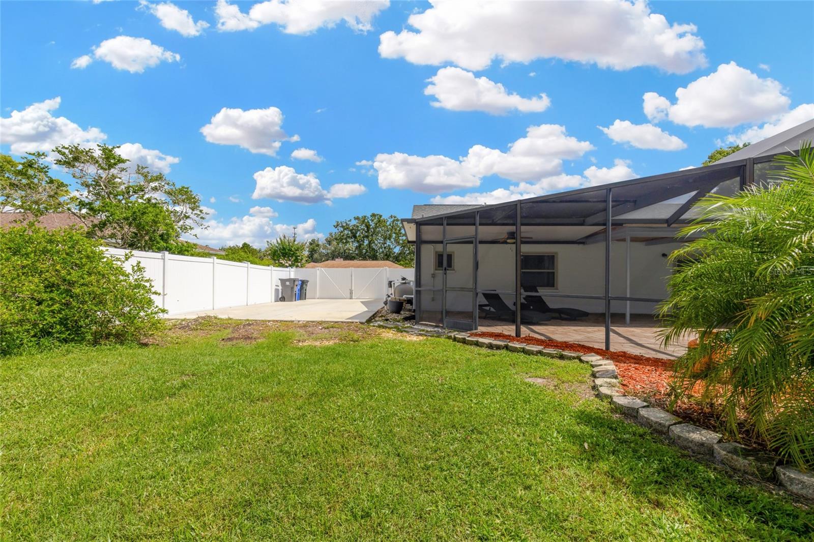 fenced yard!