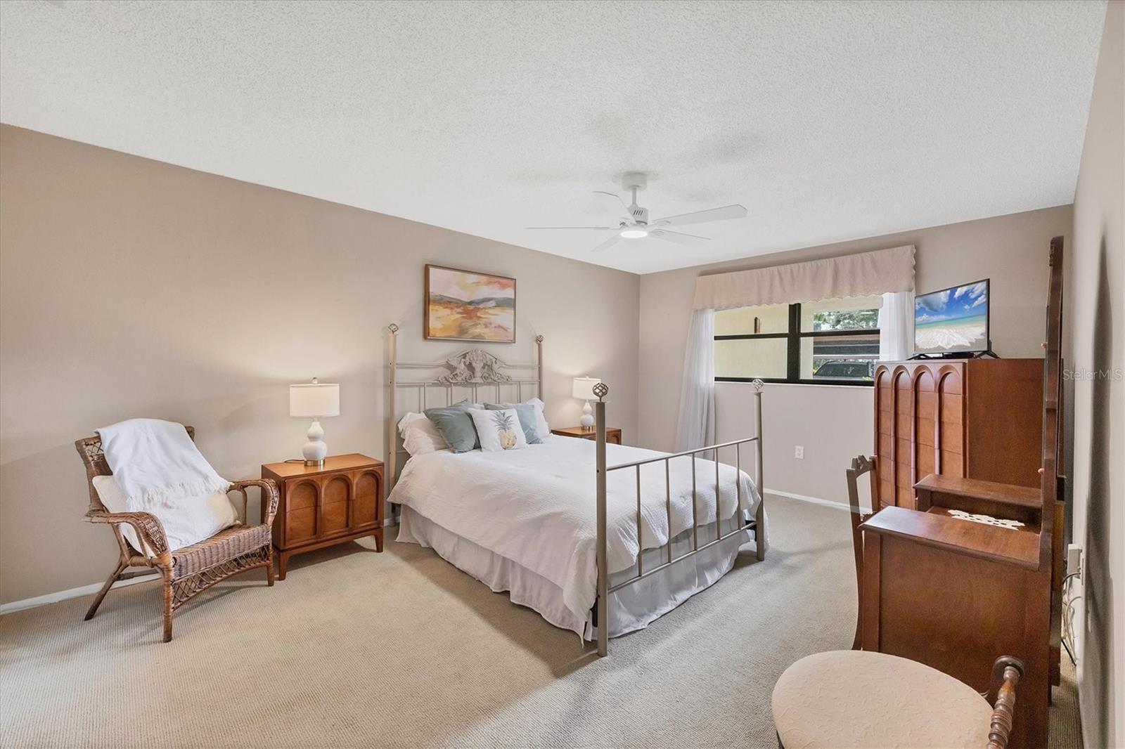 Large primary bedroom-carpet was just professional cleaned.