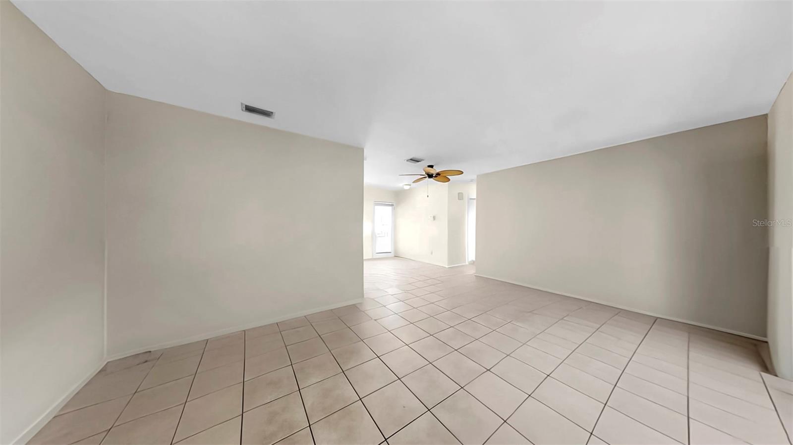 VIRTUAL - Living Room without furniture