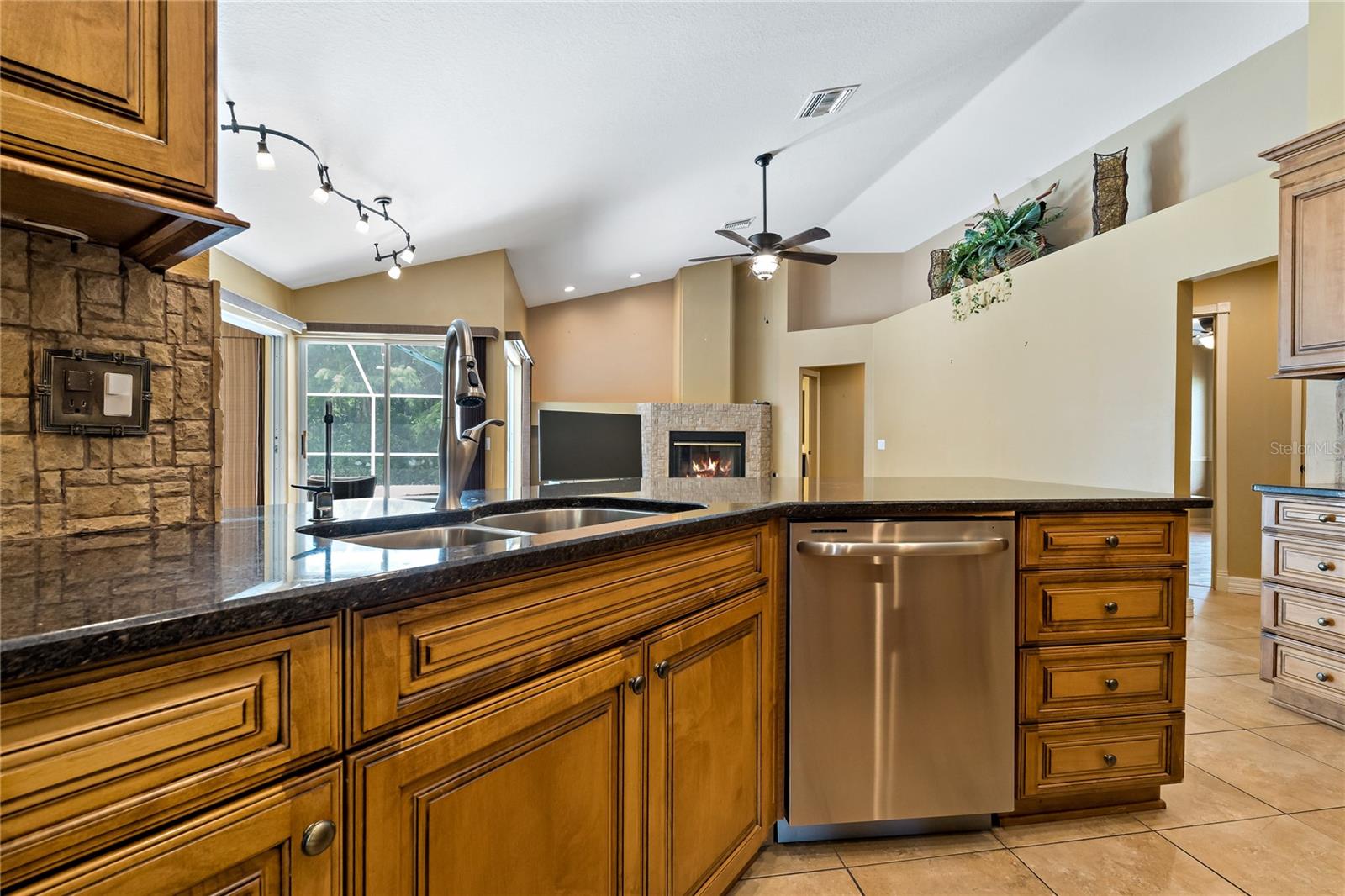 GRANITE COUNTERTOPS!