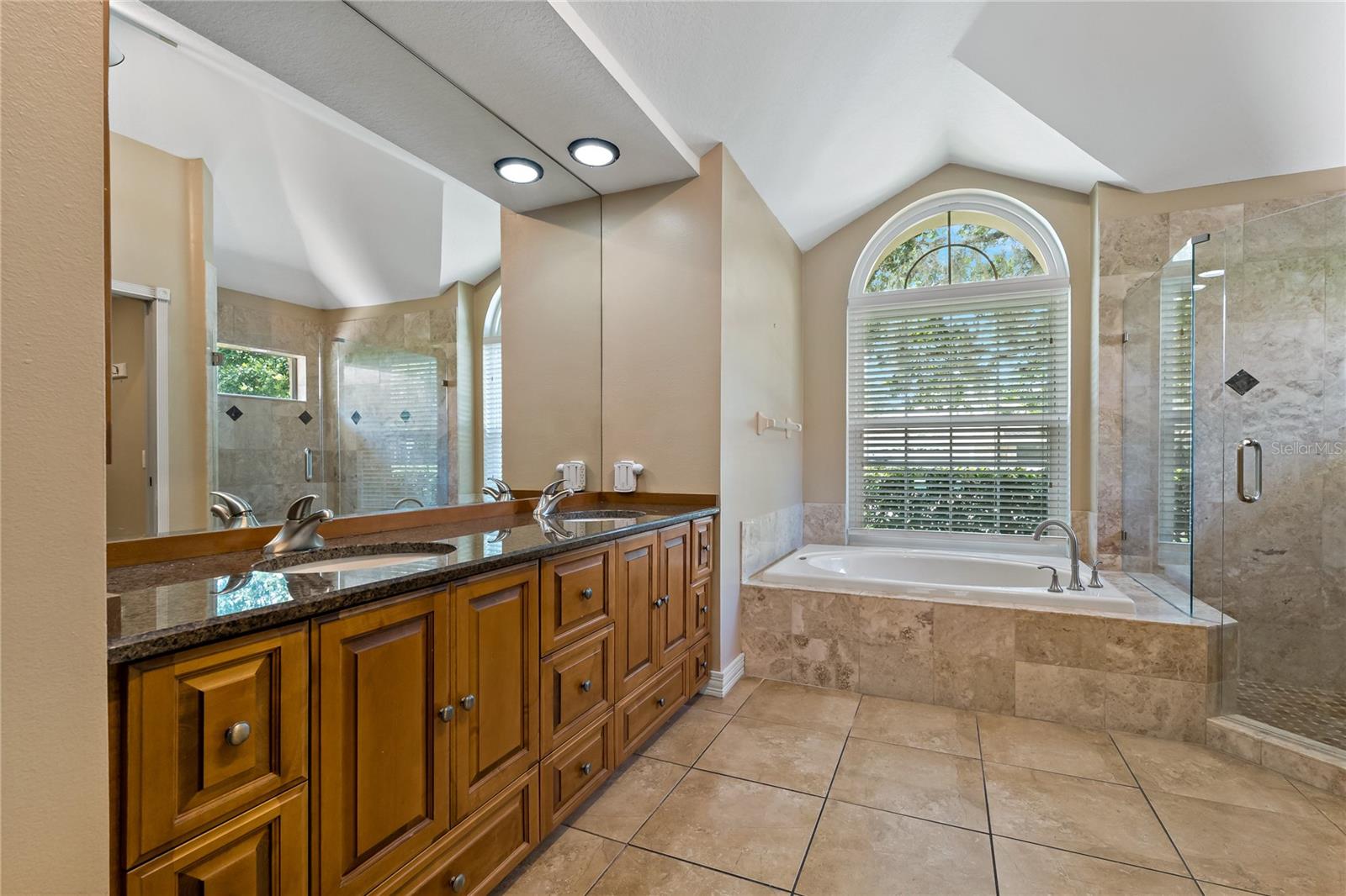 PRIMARY BATHROOM!