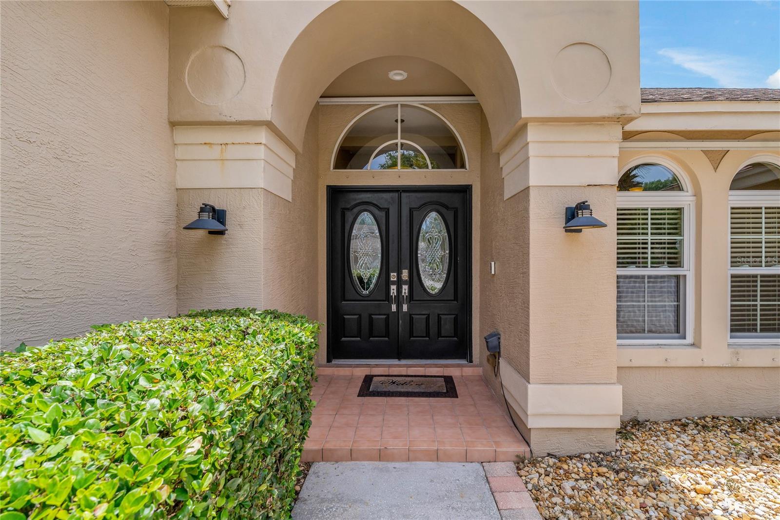 FRENCH DOOR ENTRY WAY!