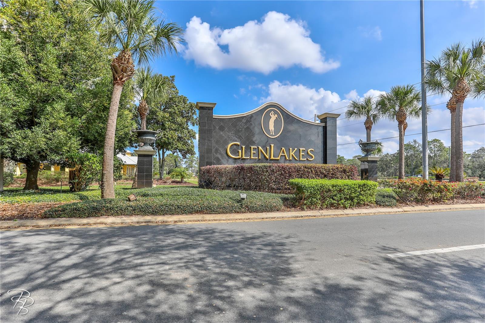 Entrance to Glen Lakes