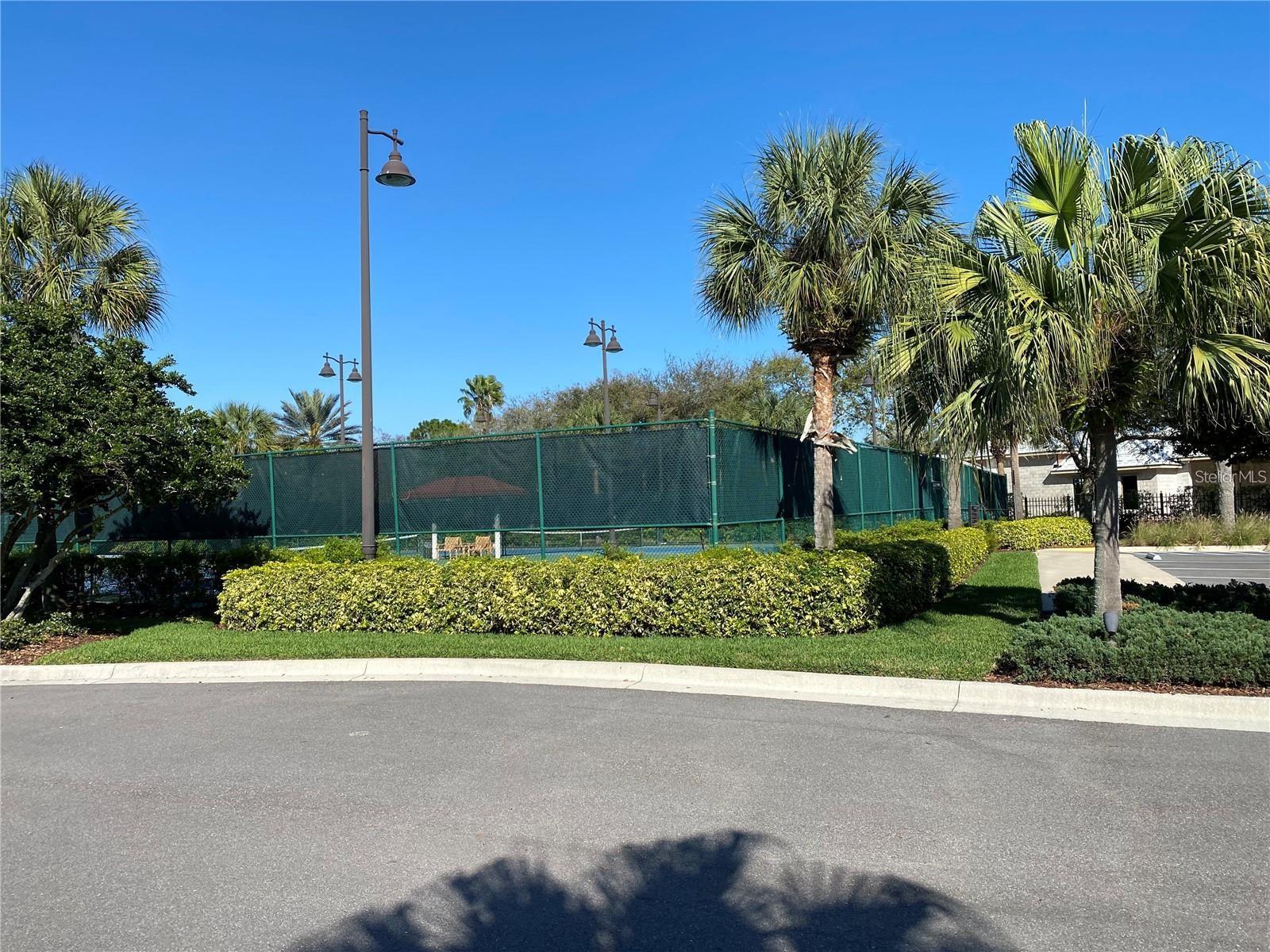 tennis/pickle ball courts