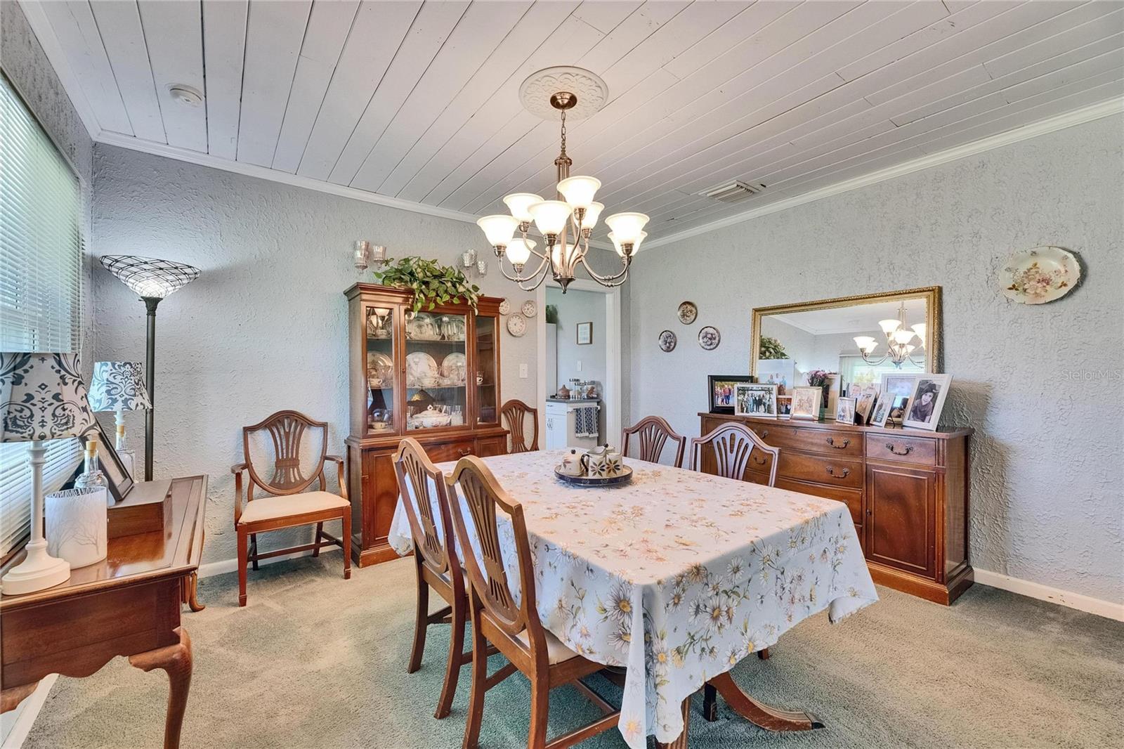4312 JLR Dining Room