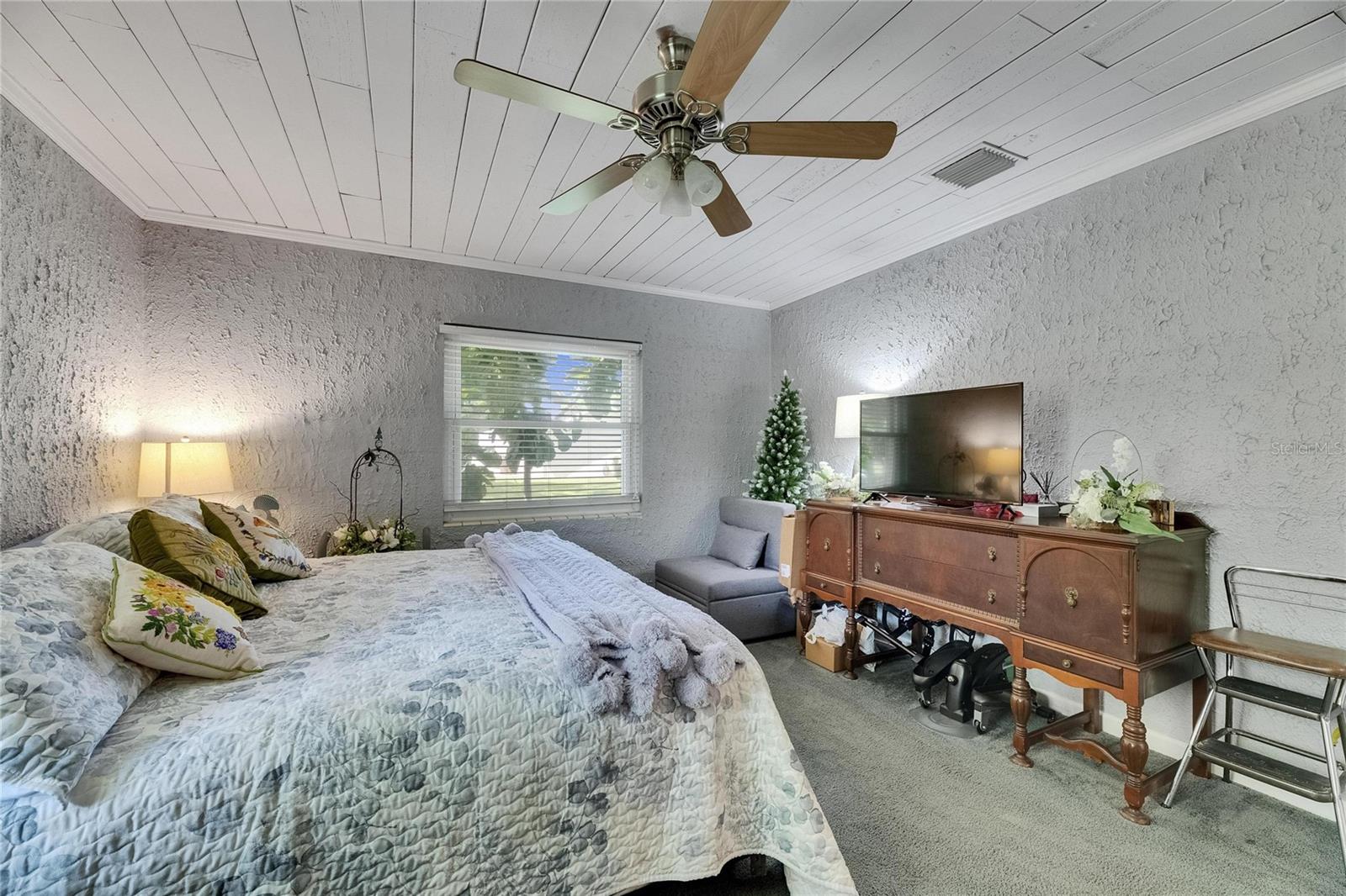 4312 JLR Bedroom 1