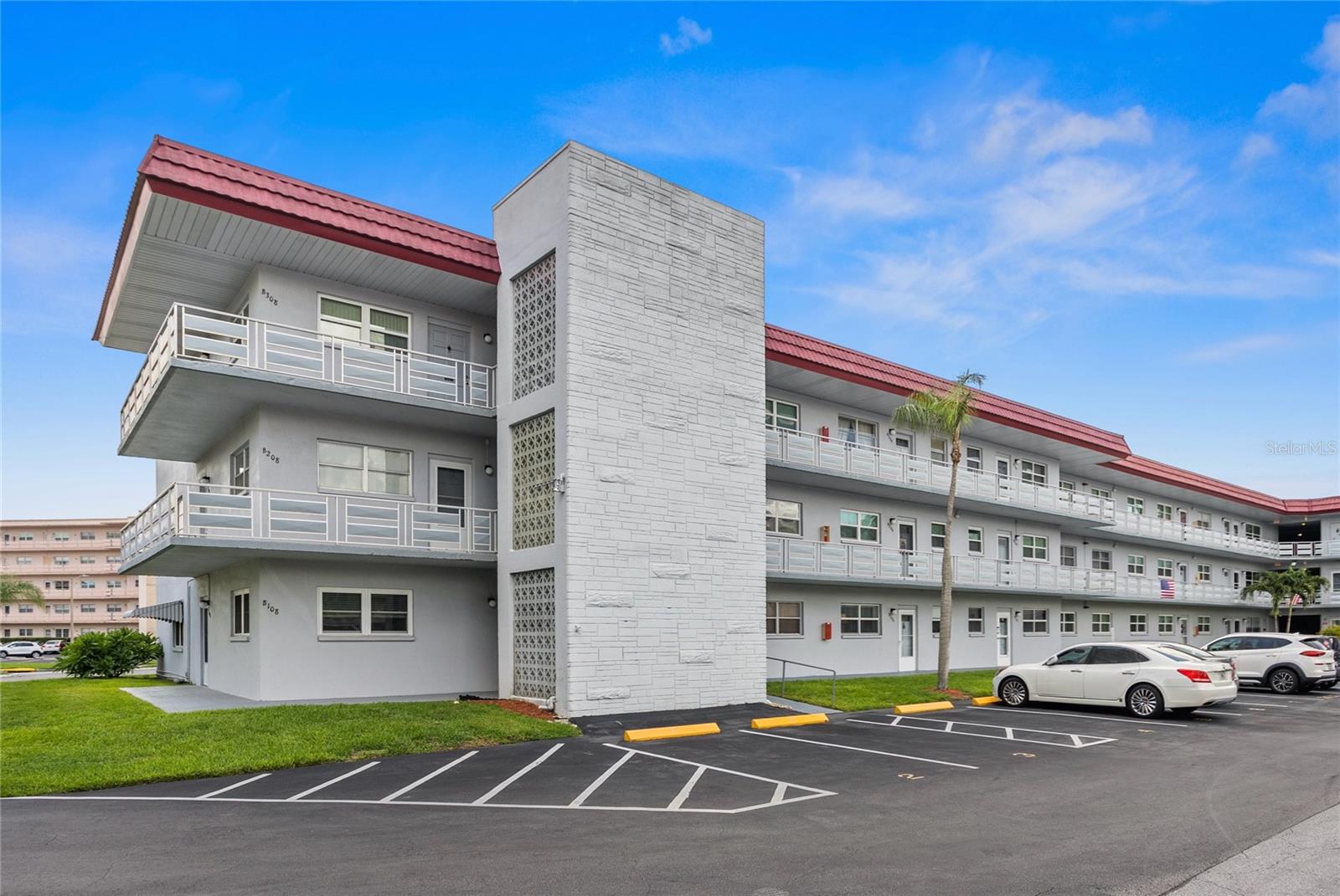 1ST FLOOR CONDO