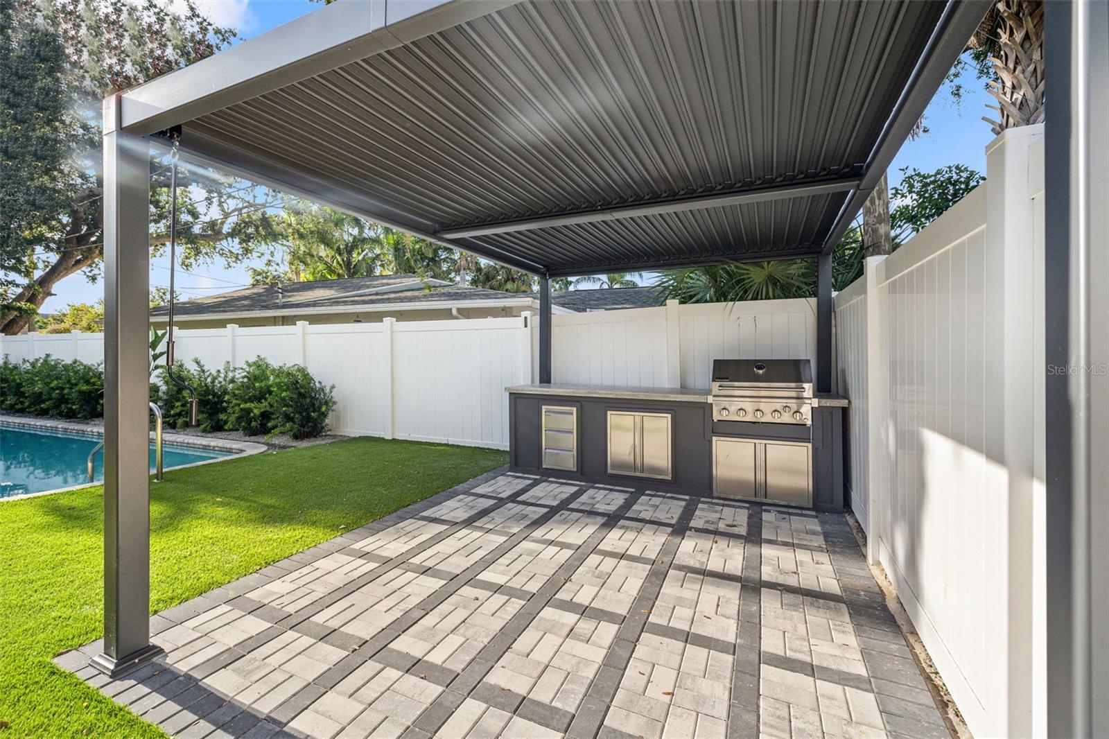 Outdoor Kitchen