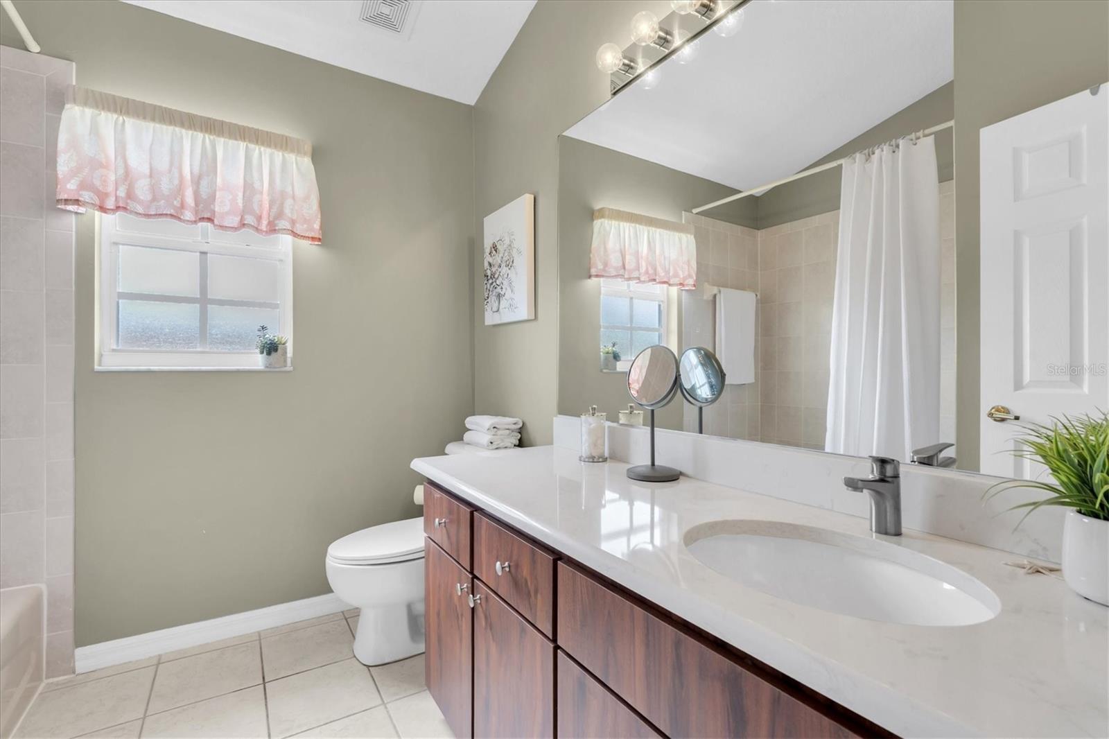 Upstairs Full Bath