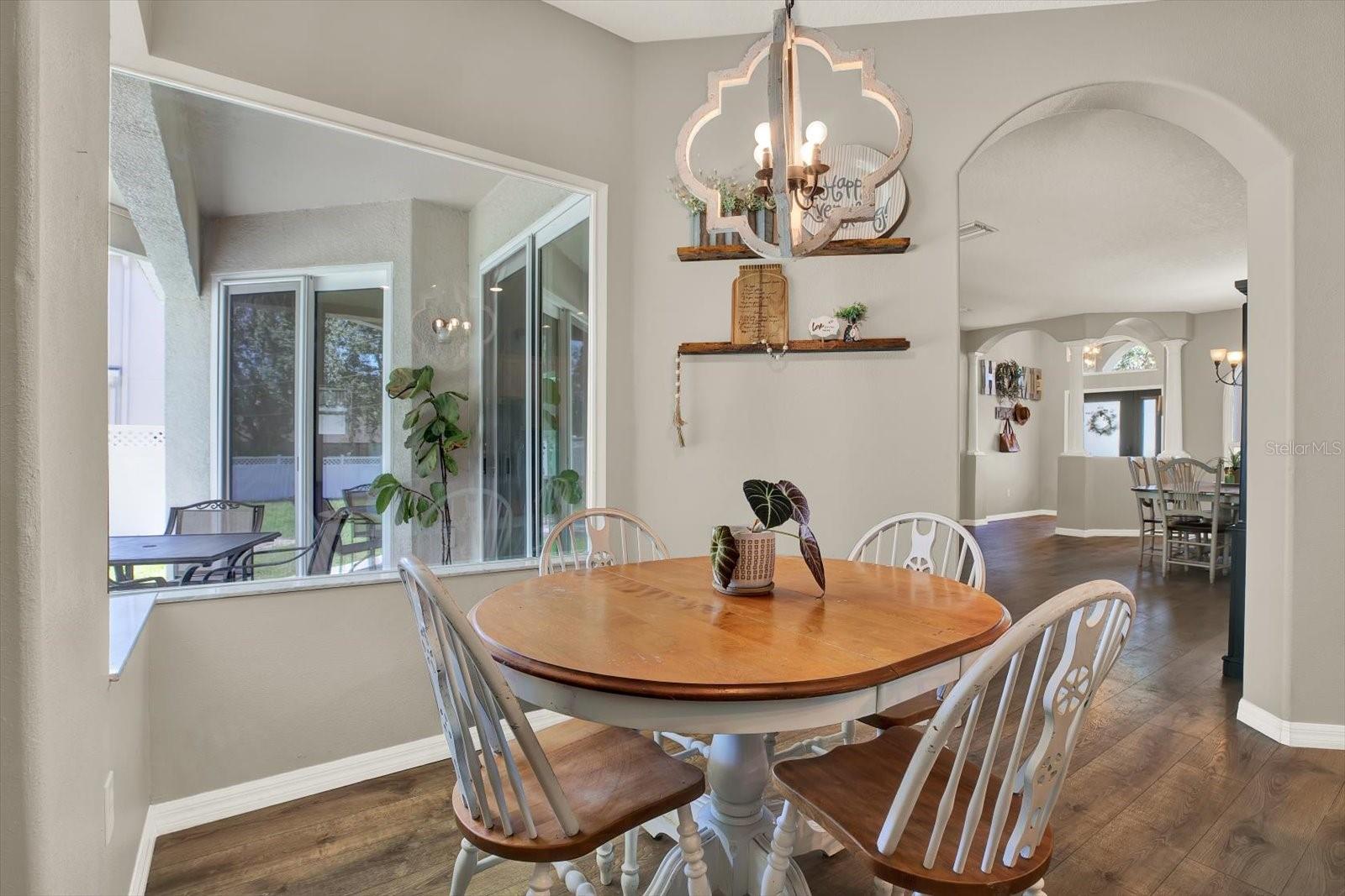 Kitchen eating area