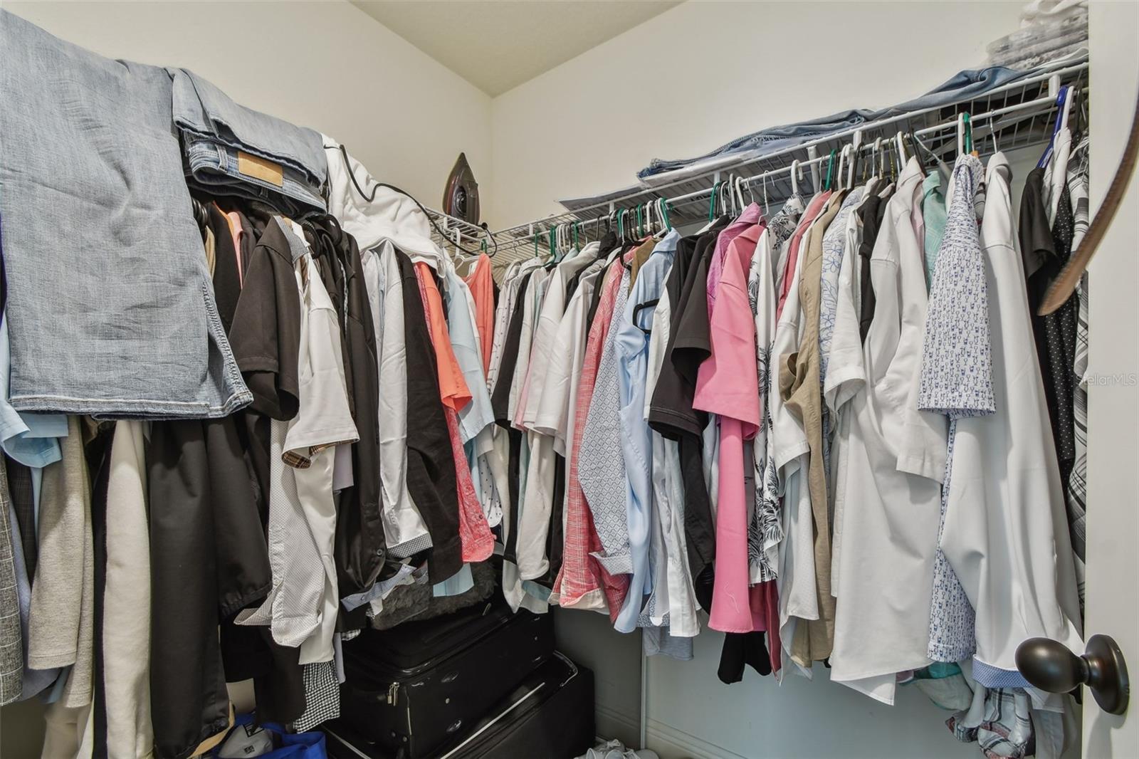Walk in closet bedroom 2