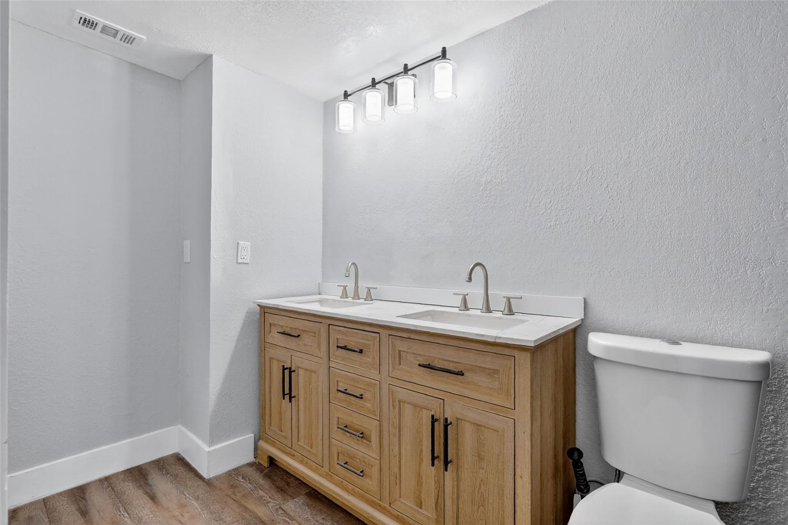 Primary Bath/Vanity