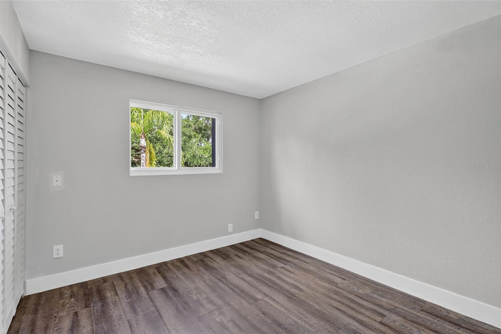 Bedroom1 Rt Top Stairs