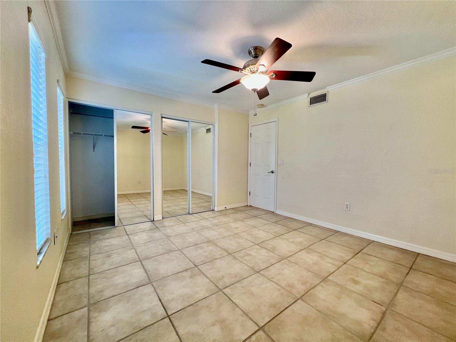 Large bedroom with 2 spacious closets