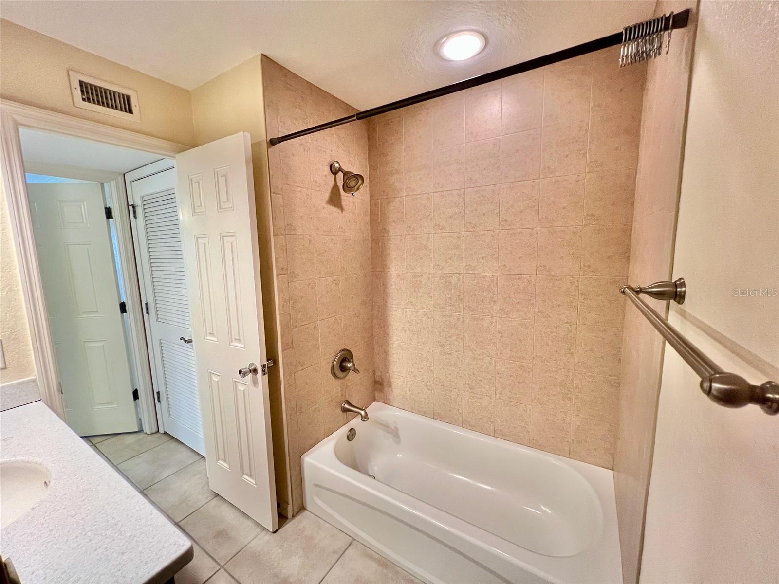 Shower/tub combo