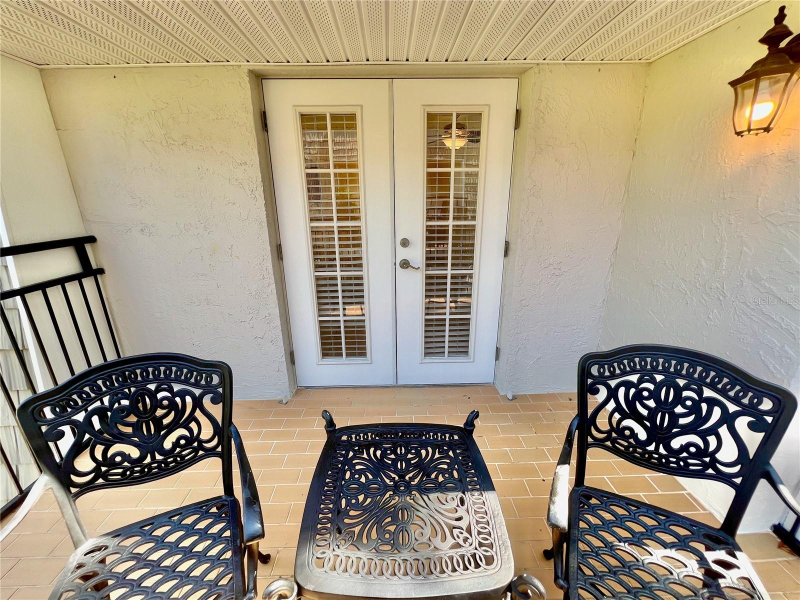 Porch area off living room