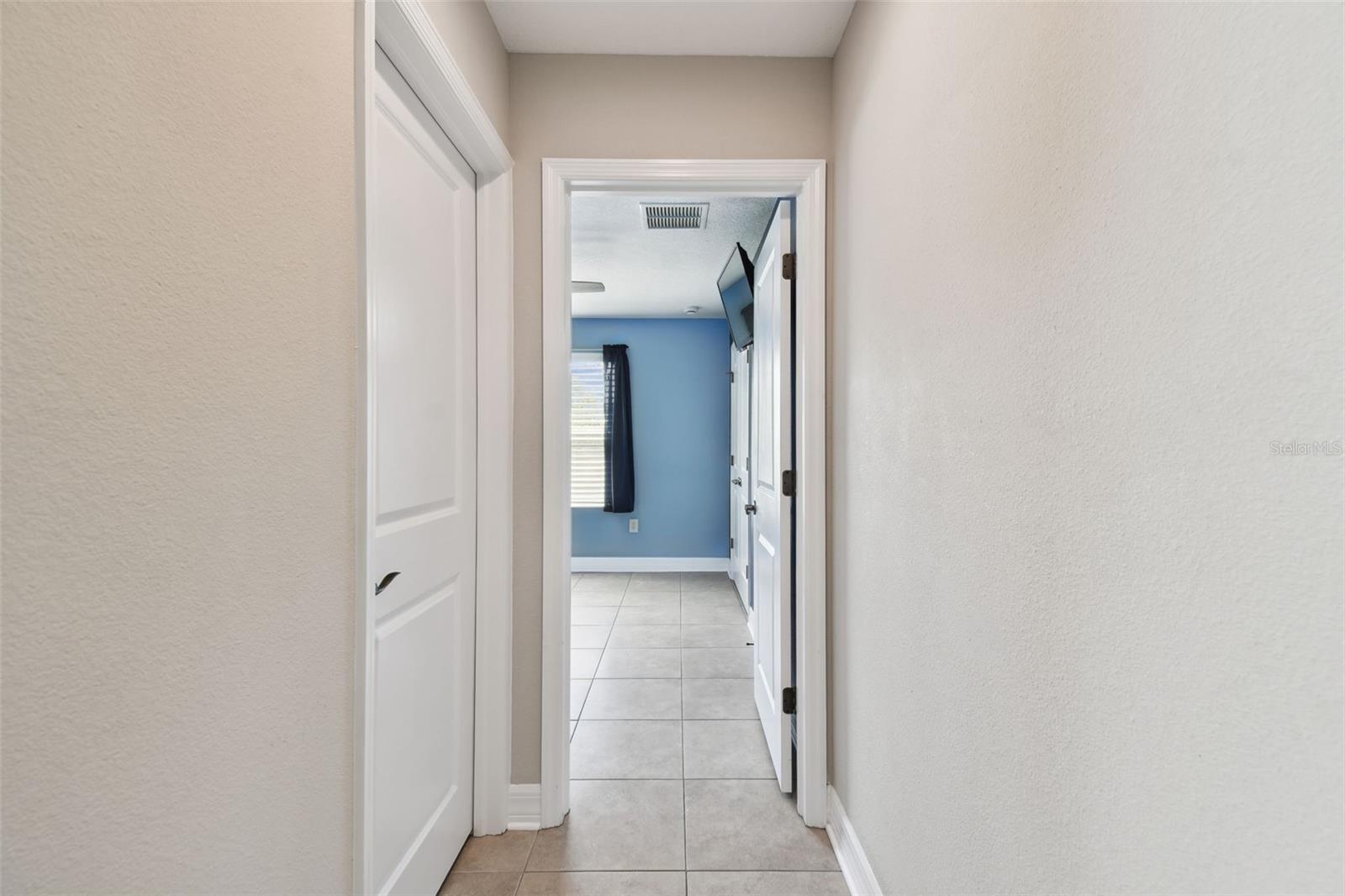 Entry to bedroom 4!