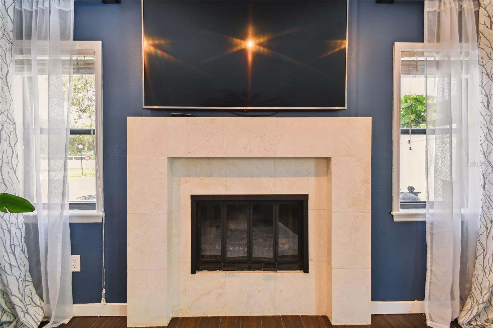 Gas-burning fireplace.