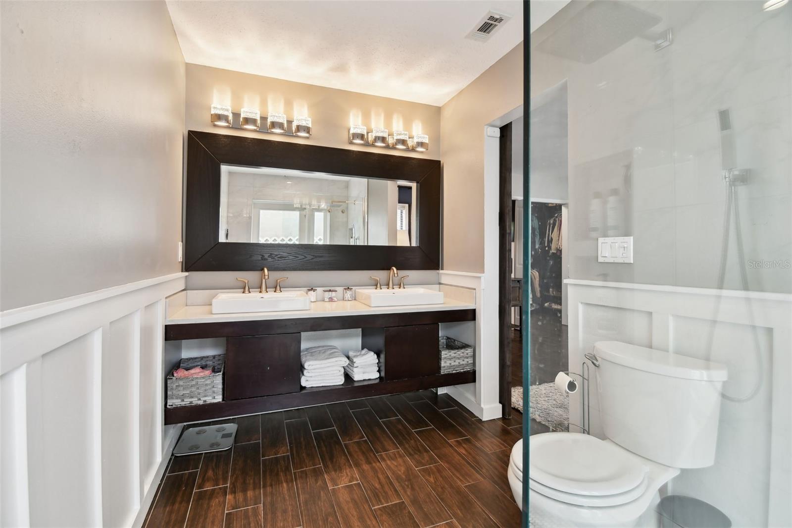 Beautiful wainscoting and designer finishes.