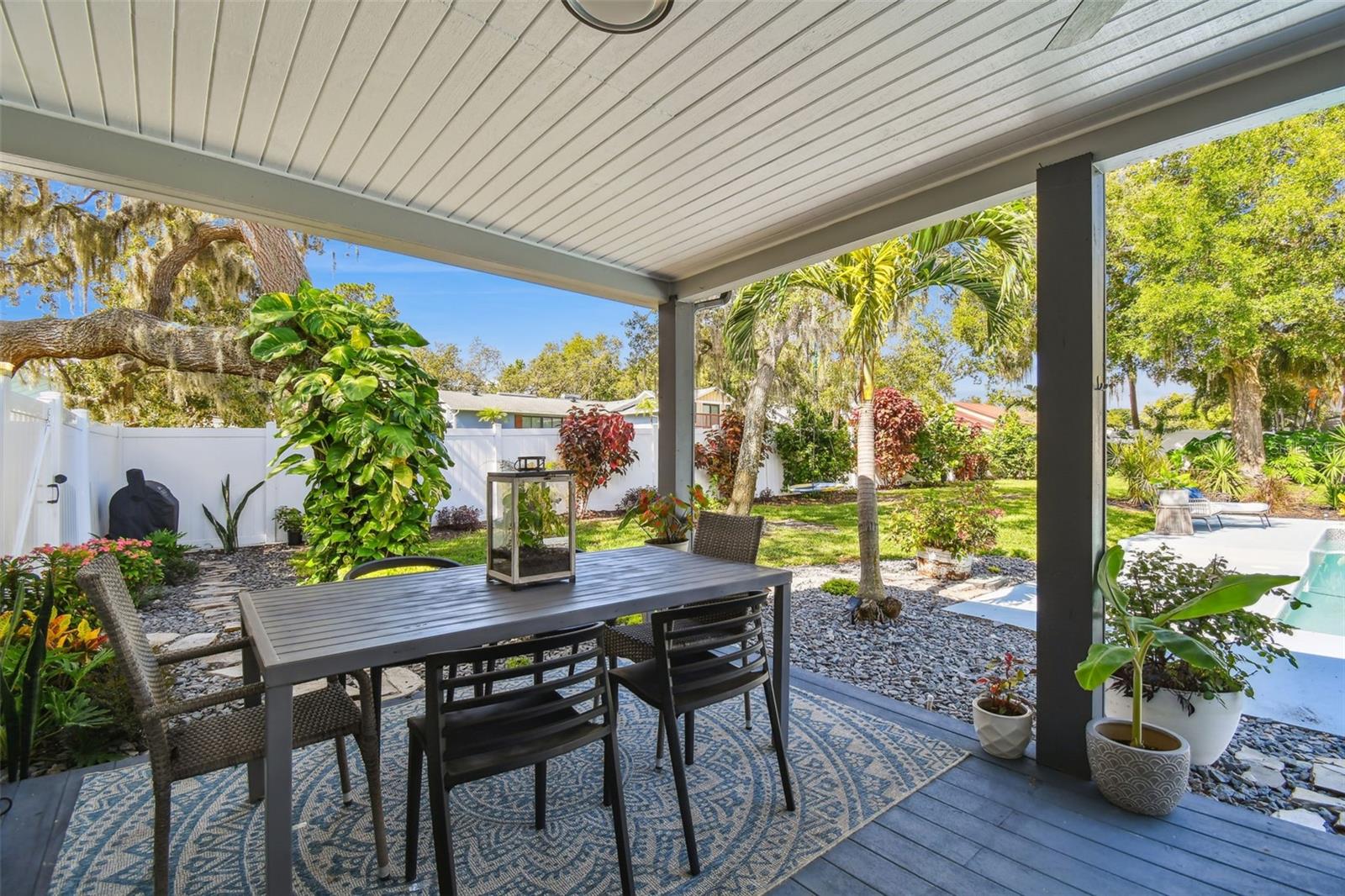 Plenty of eating space for those BBQs.