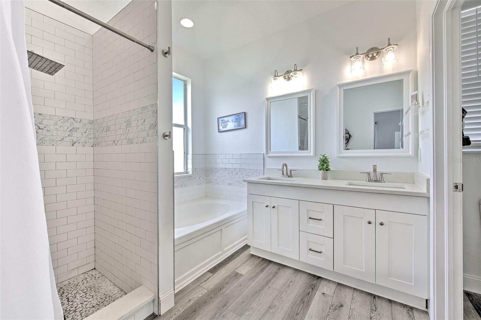 Shower and Soaking tub in Primary Ensuite