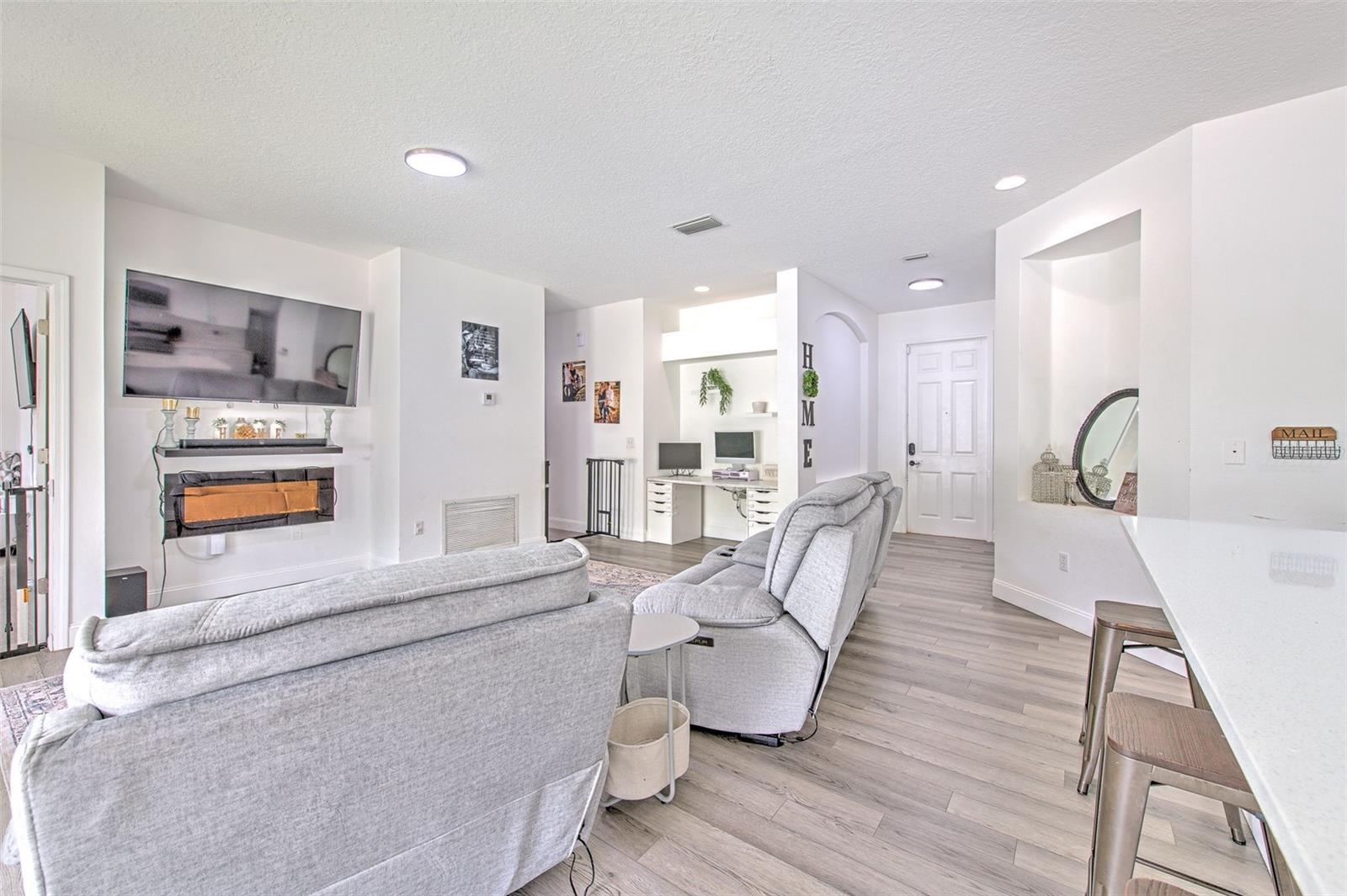 Open Floorplan - great for entertaining