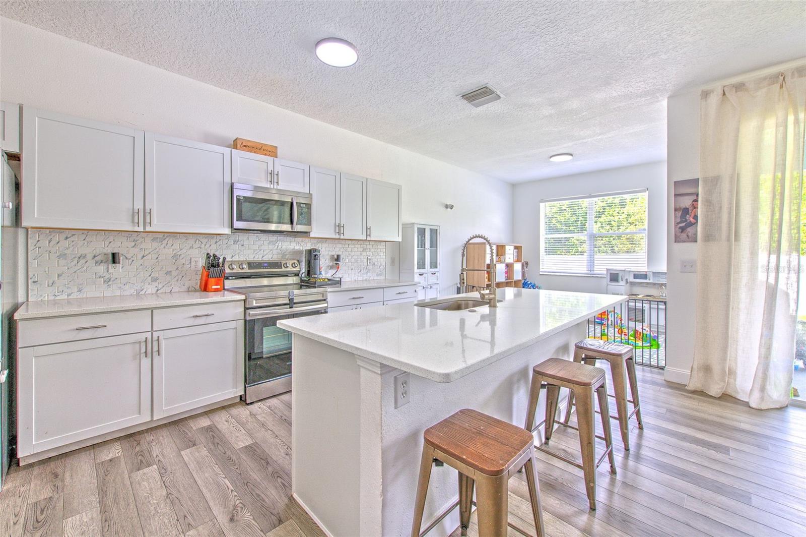 Kitchen and Dinette area