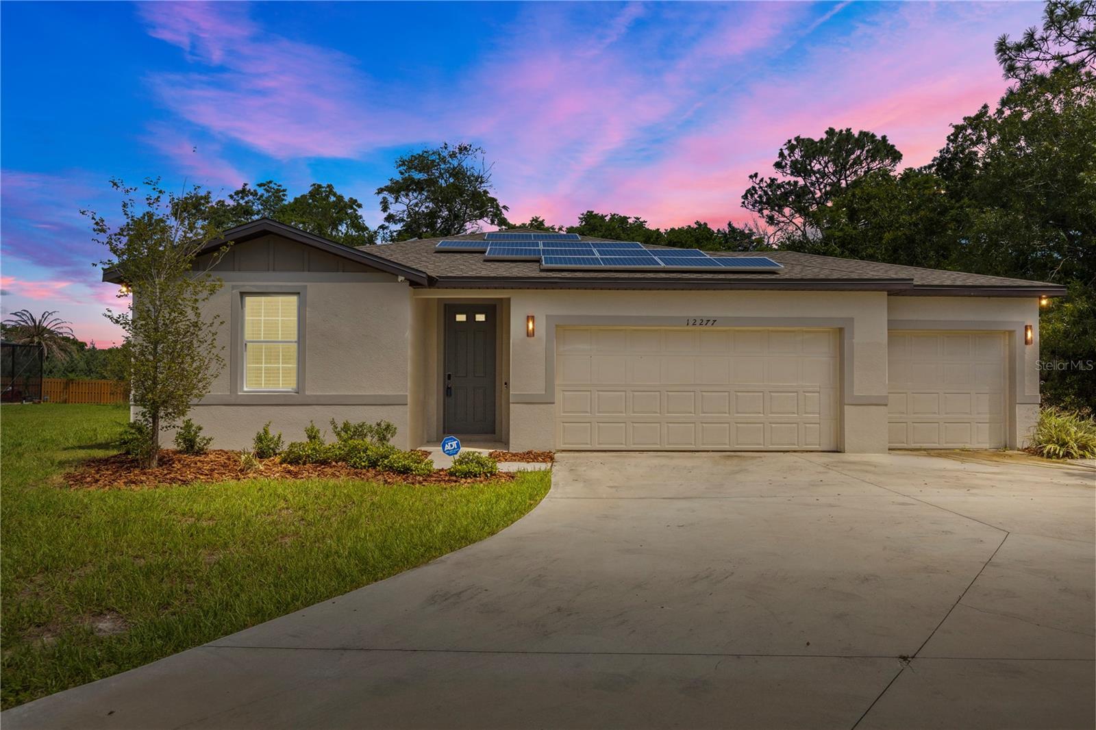 Front of Home Twilight Picture