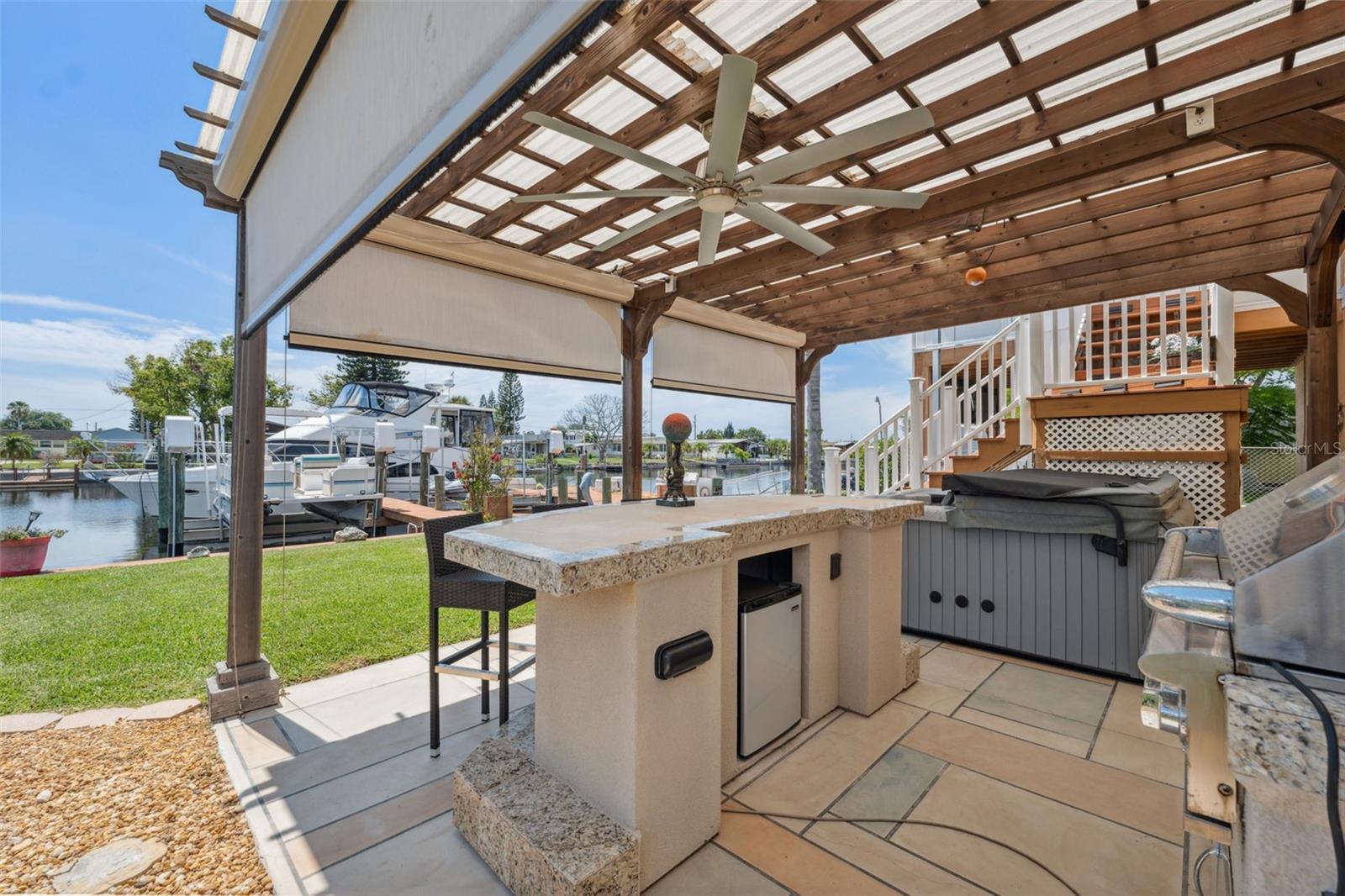 Pergola/ Bar Area