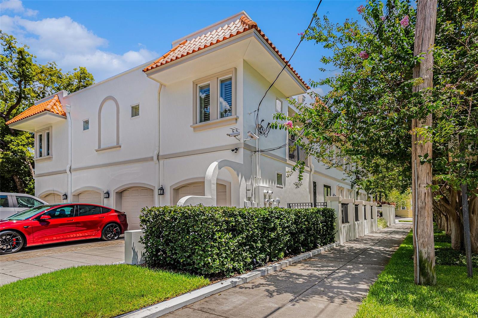 One car garage with private driveway
