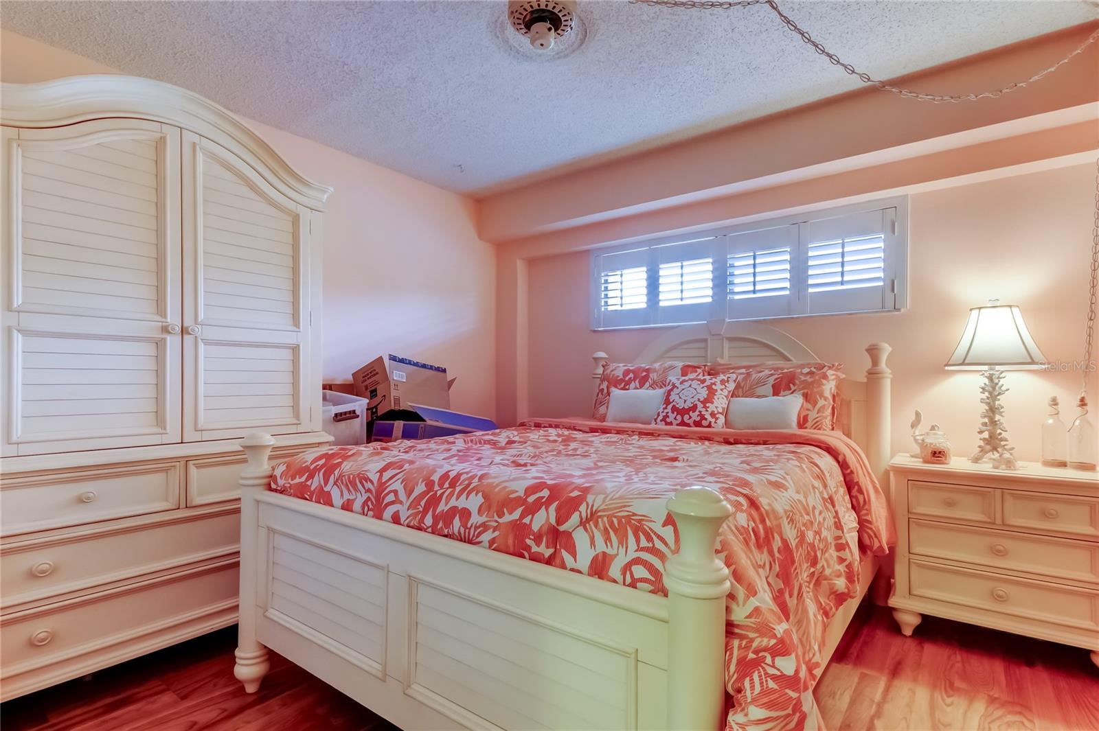 Guest bedroom