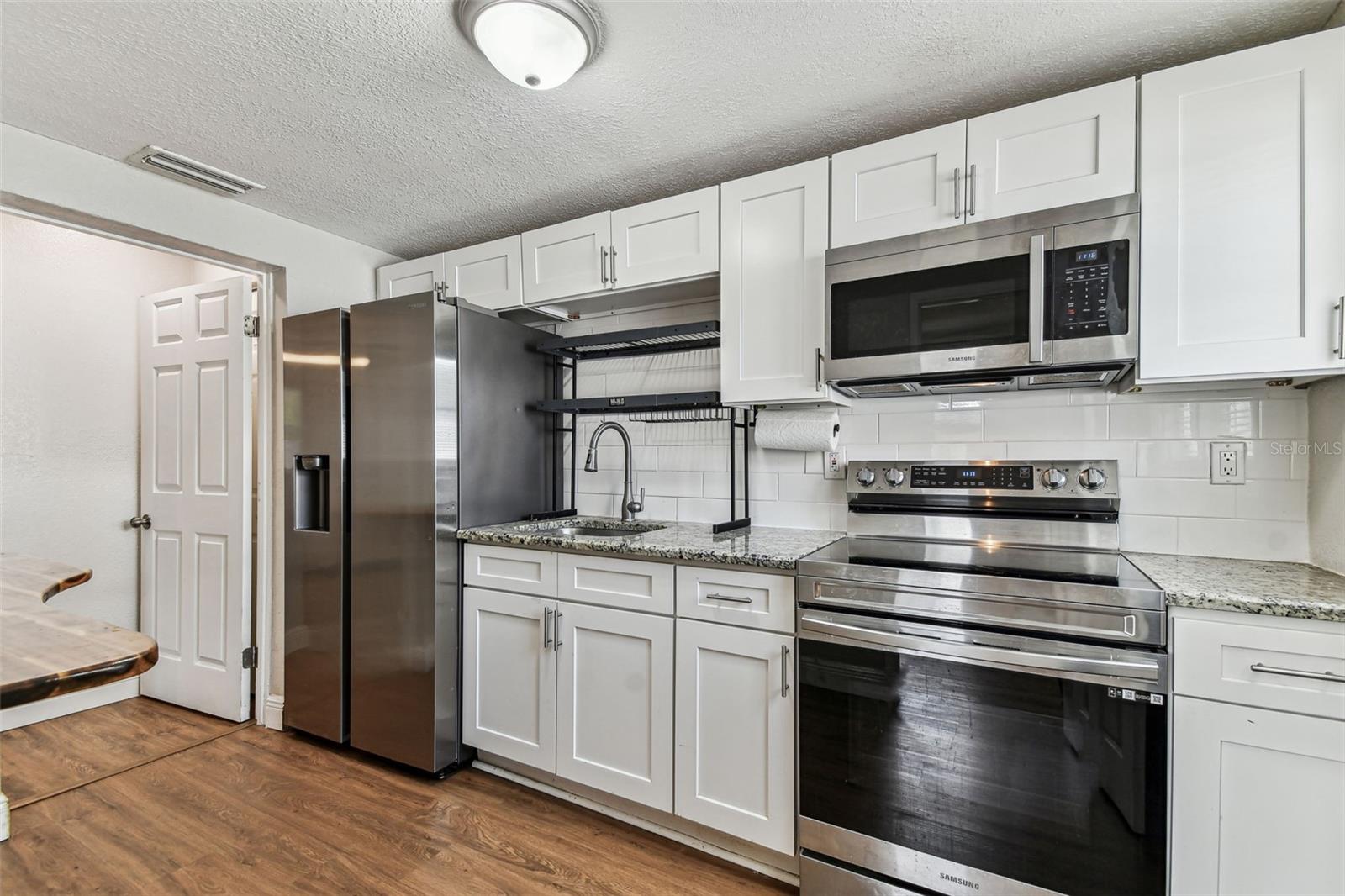 Updated Kitchen w/ stainless steel appliances