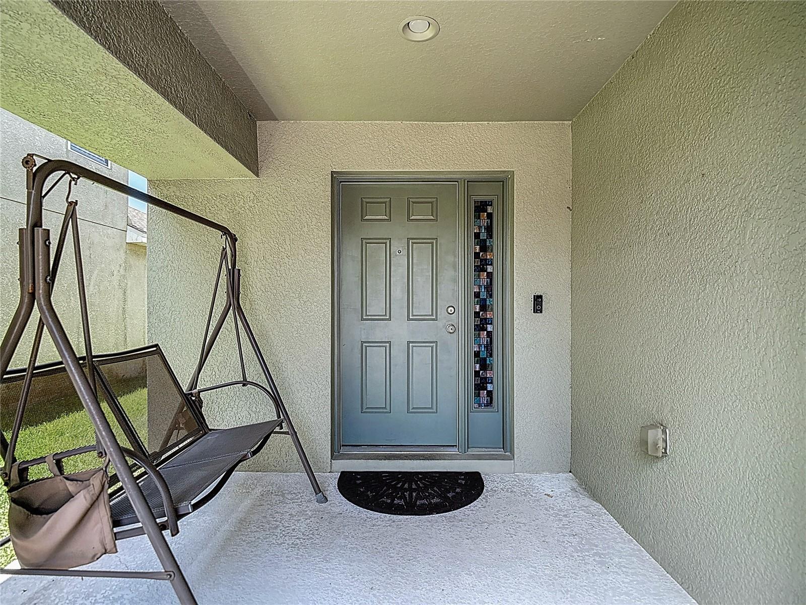 Pretty covered entry