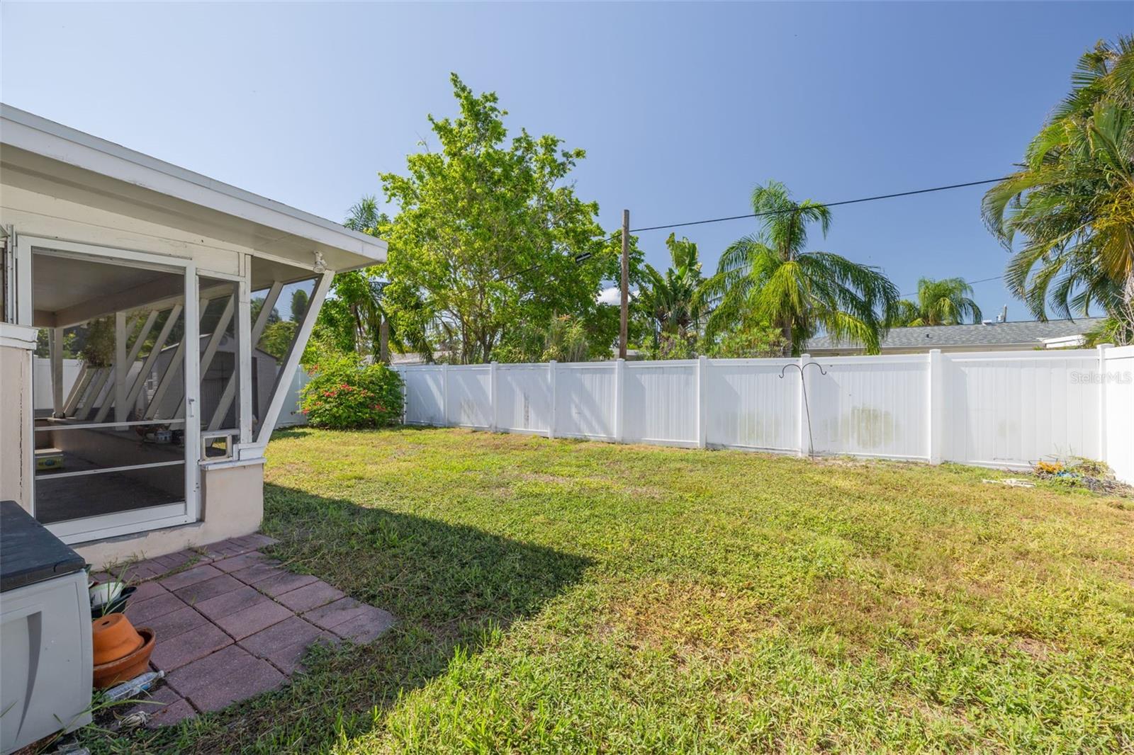 Large fully fenced yard