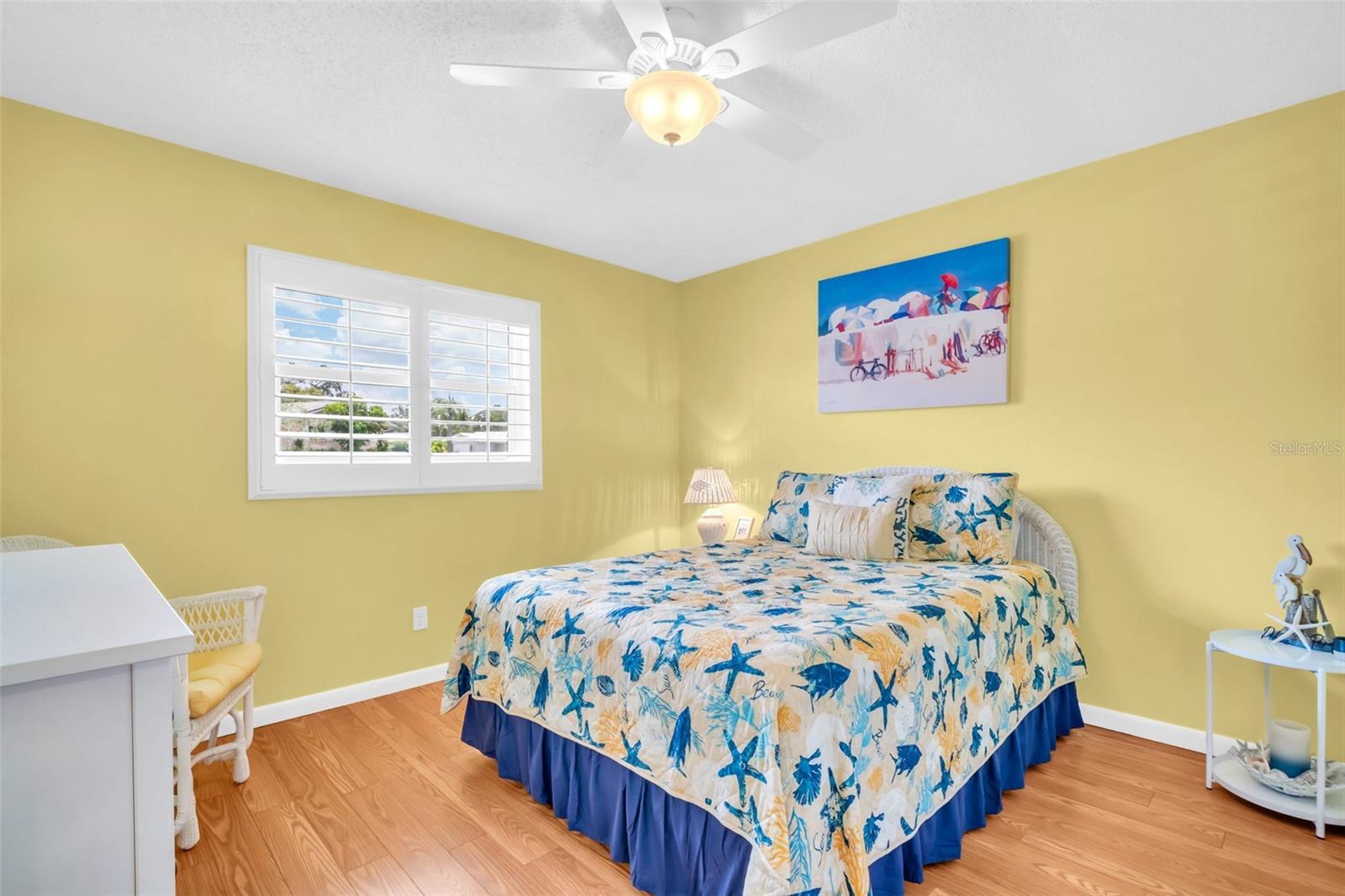 Guest suite big enough for a queen or a cozy office/craft room~