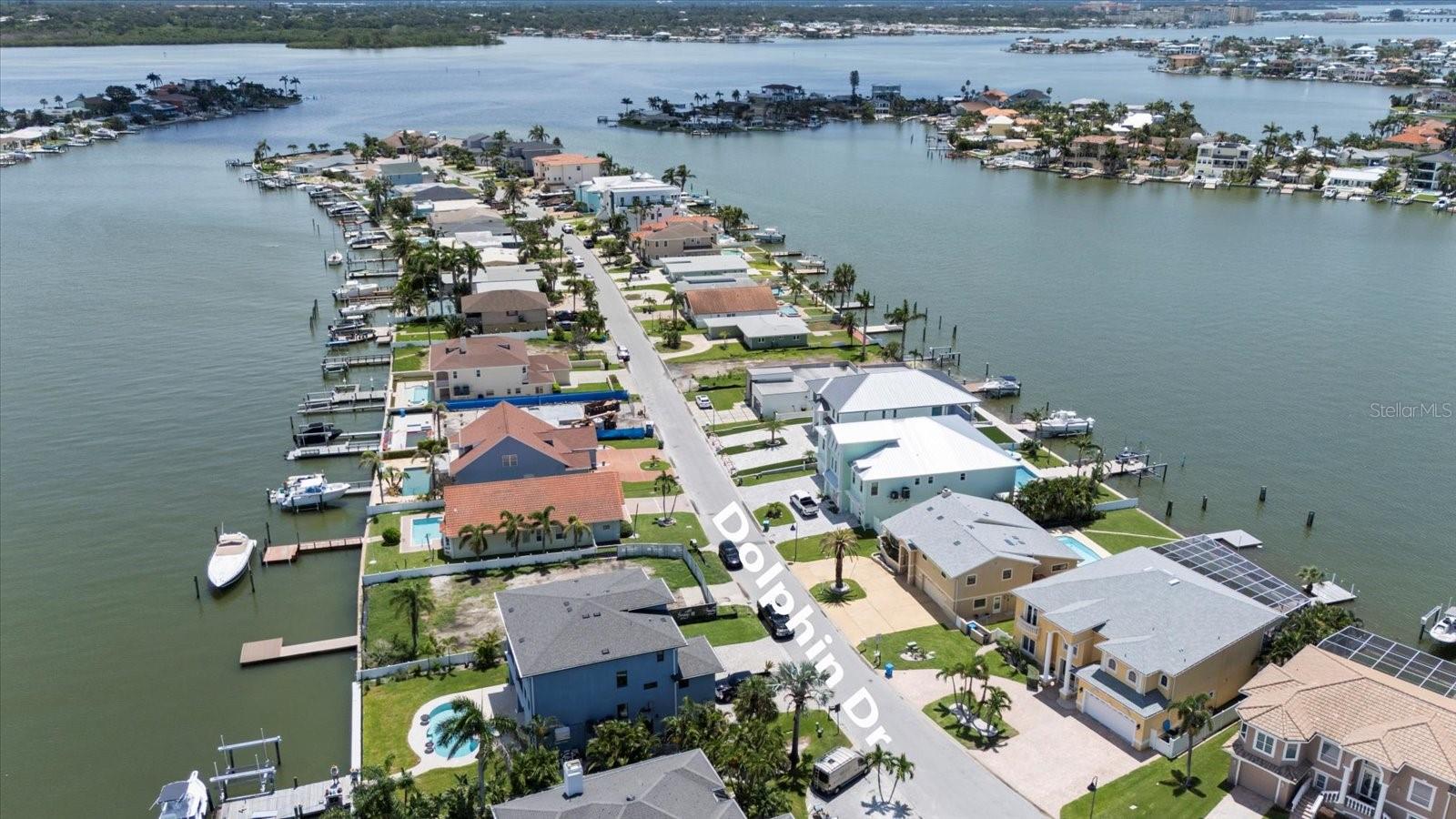 Looking East toward the Intracoastal. Go north to Clearwater pass or South to John's Pass to access the Gulf.