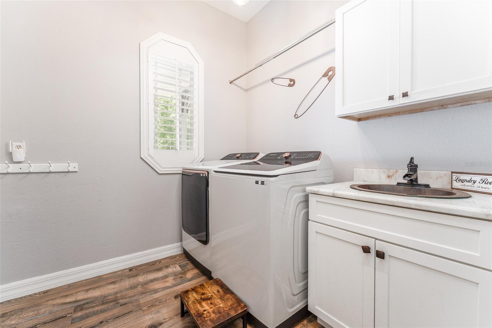 Laundry Room with Sink and Built in Cabinets