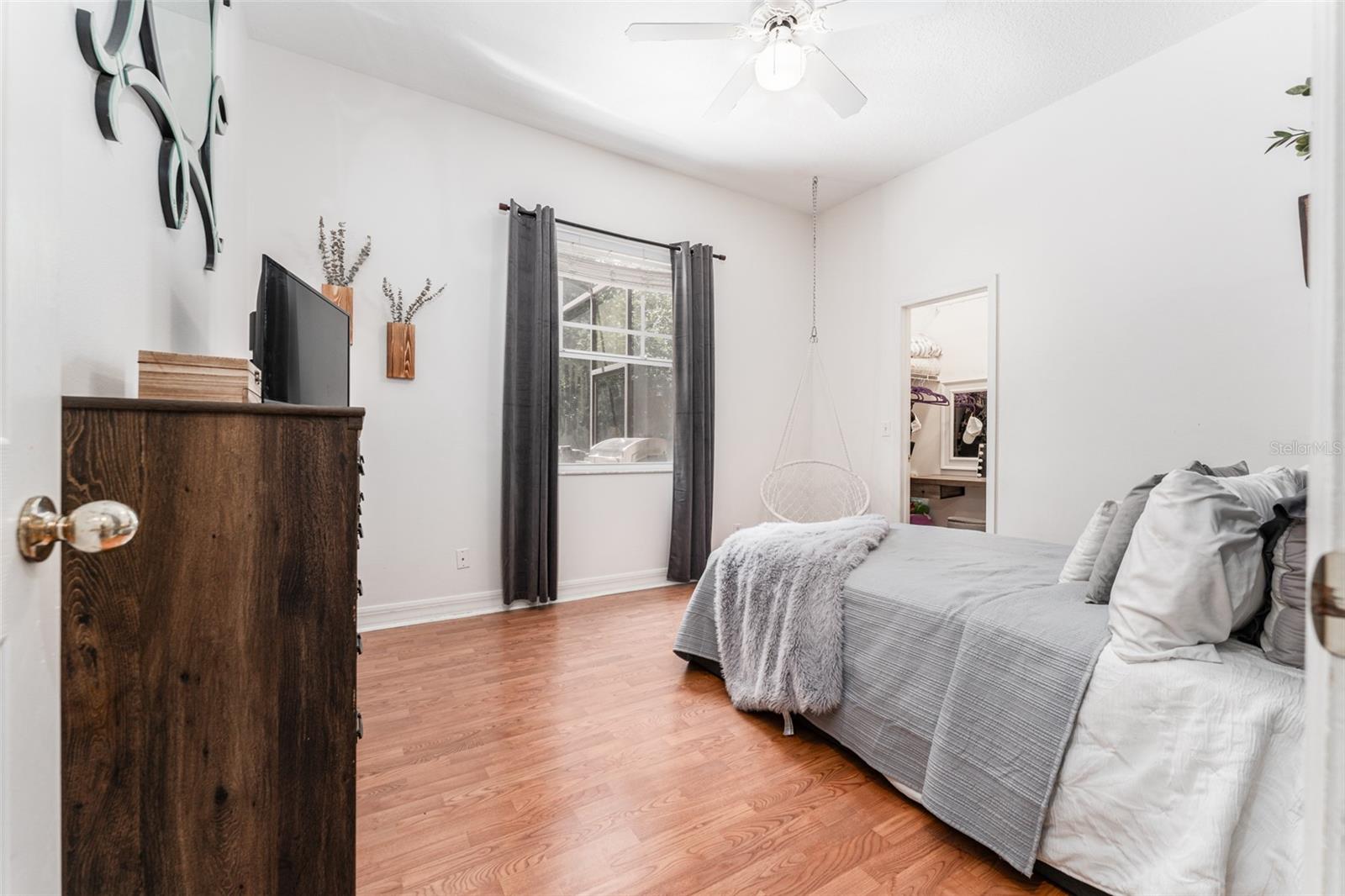 Bed 2 with Walk in Closet