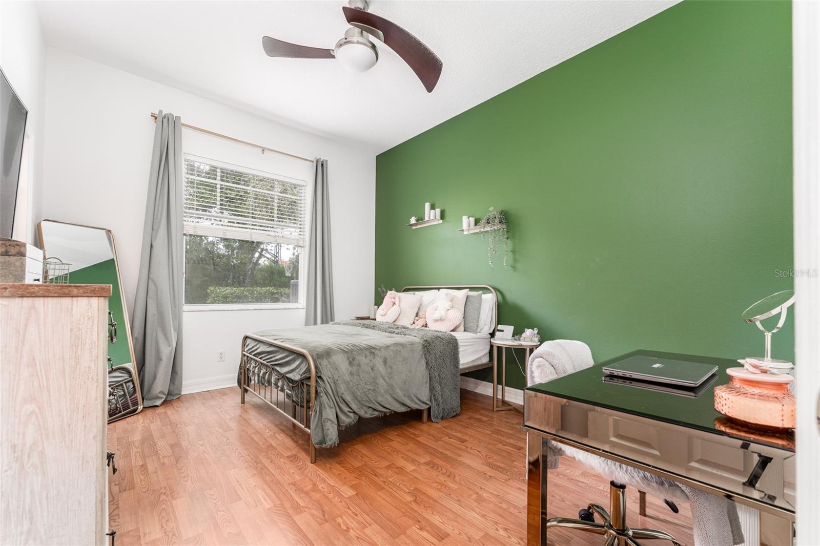 Bed 3 with Walk in Closet