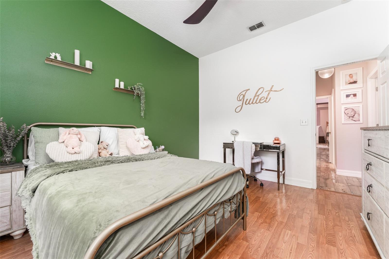 Bed 3 with Walk in Closet