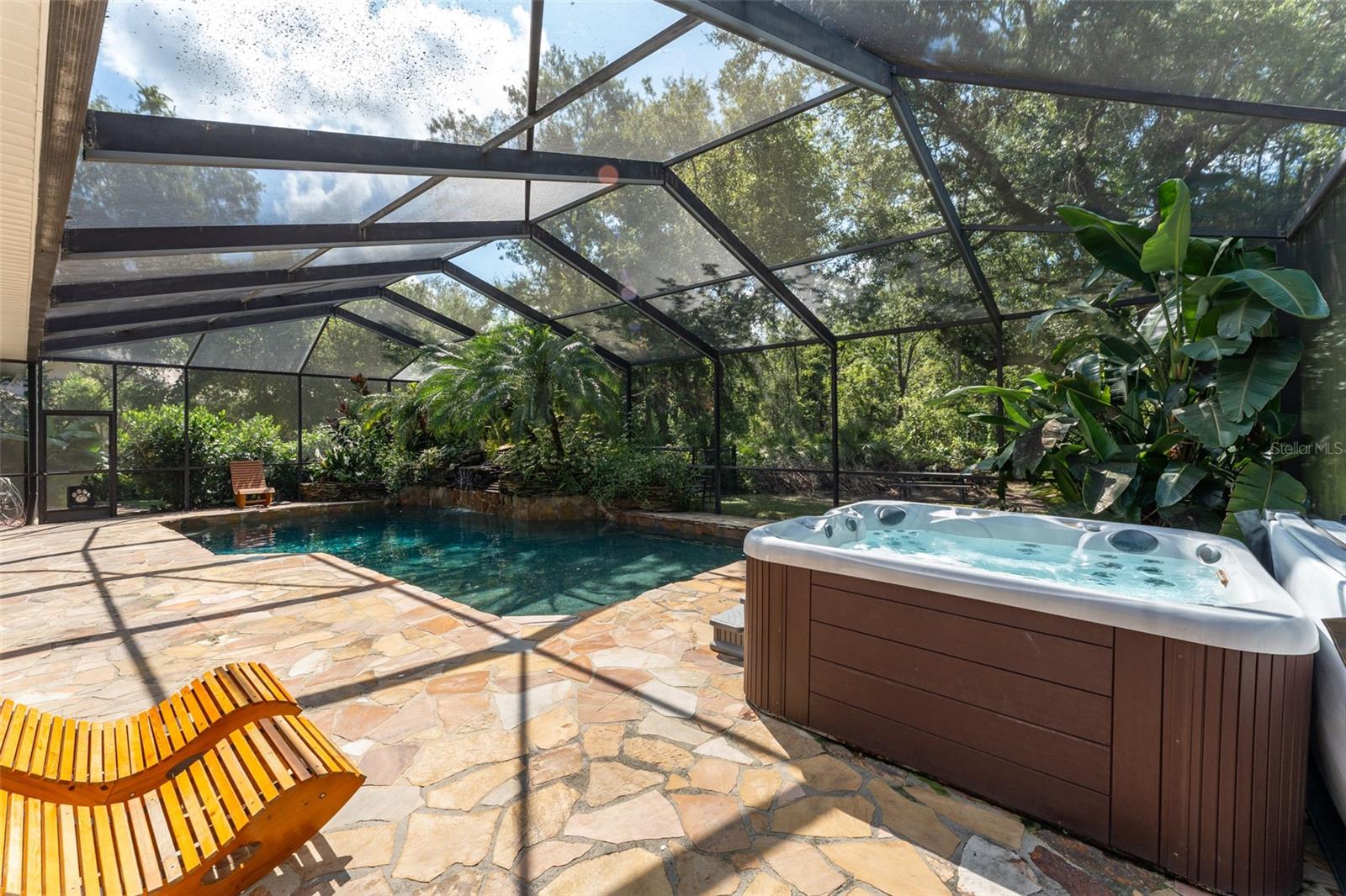 Hot Tub that Conveys