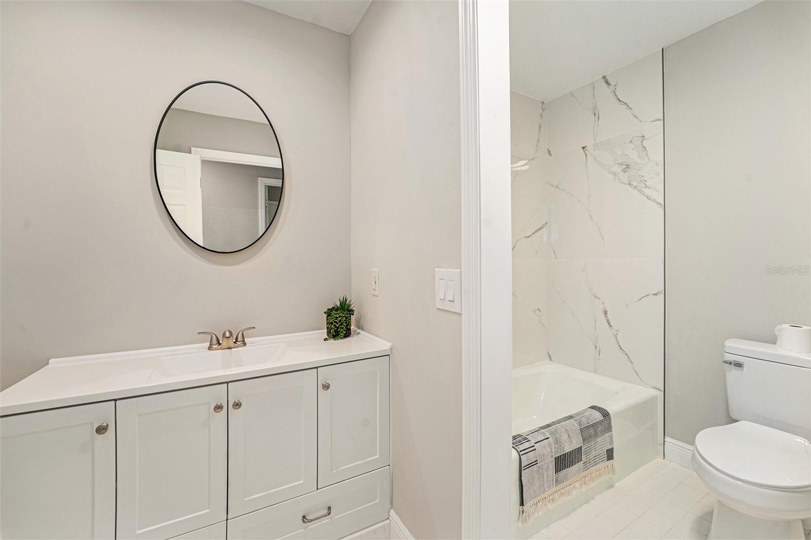 Guest Bathroom with Tub