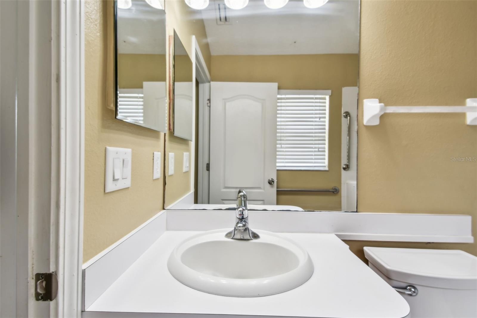 Primary En-Suite Bath