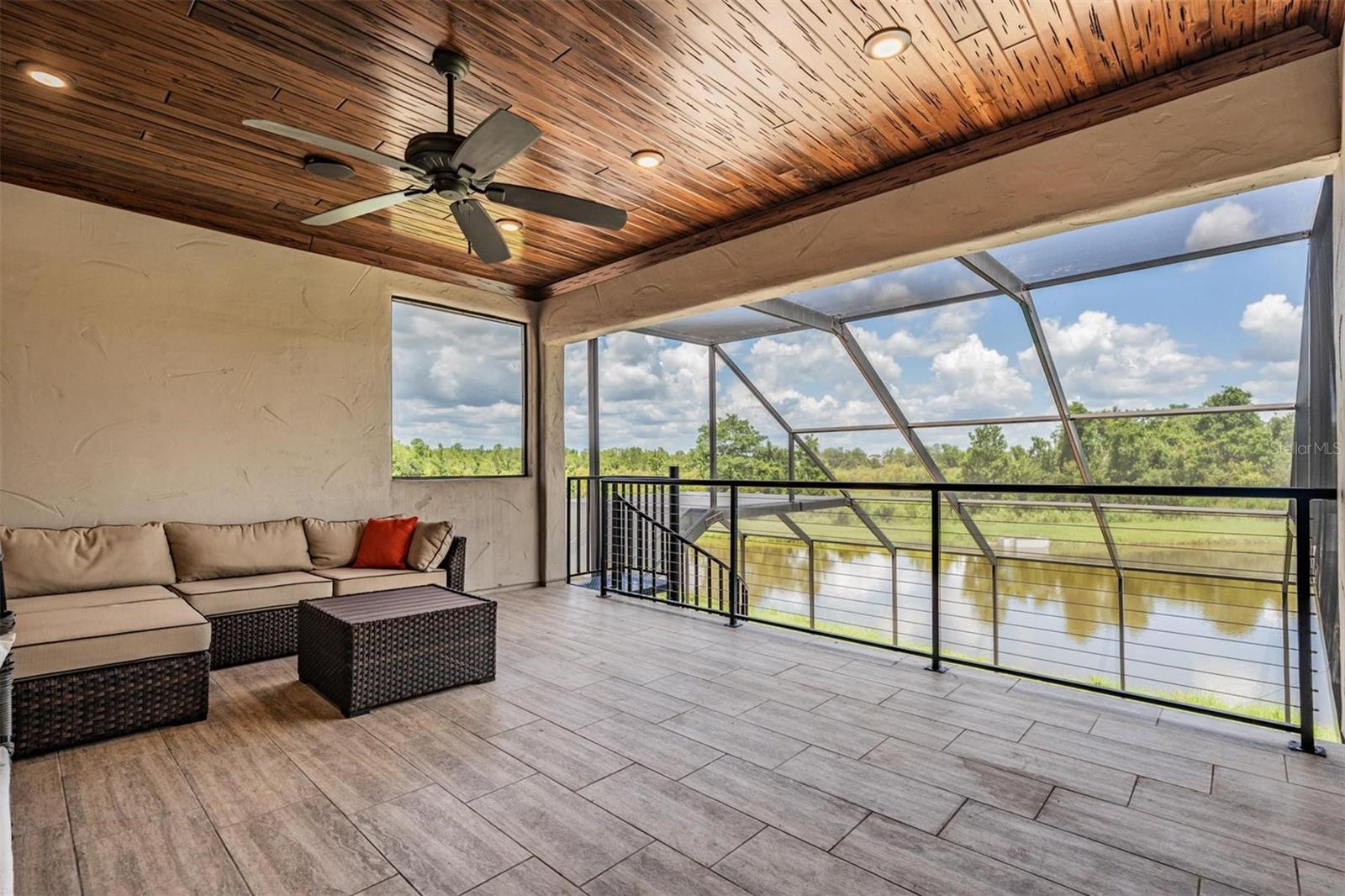 Upstairs covered & screened lanai