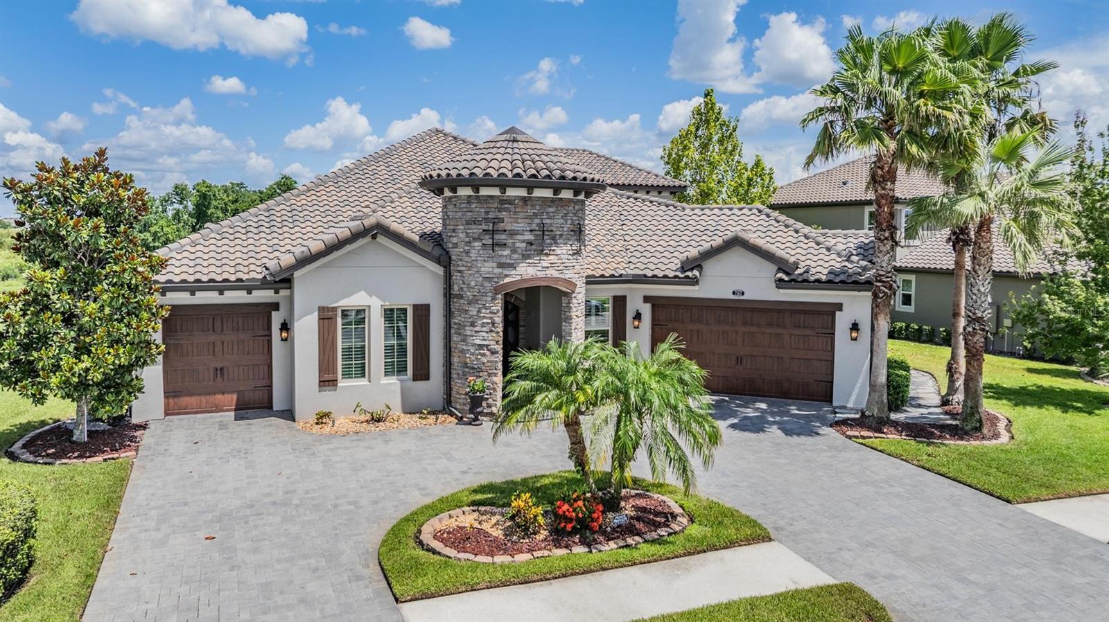 Excellent curb appeal!