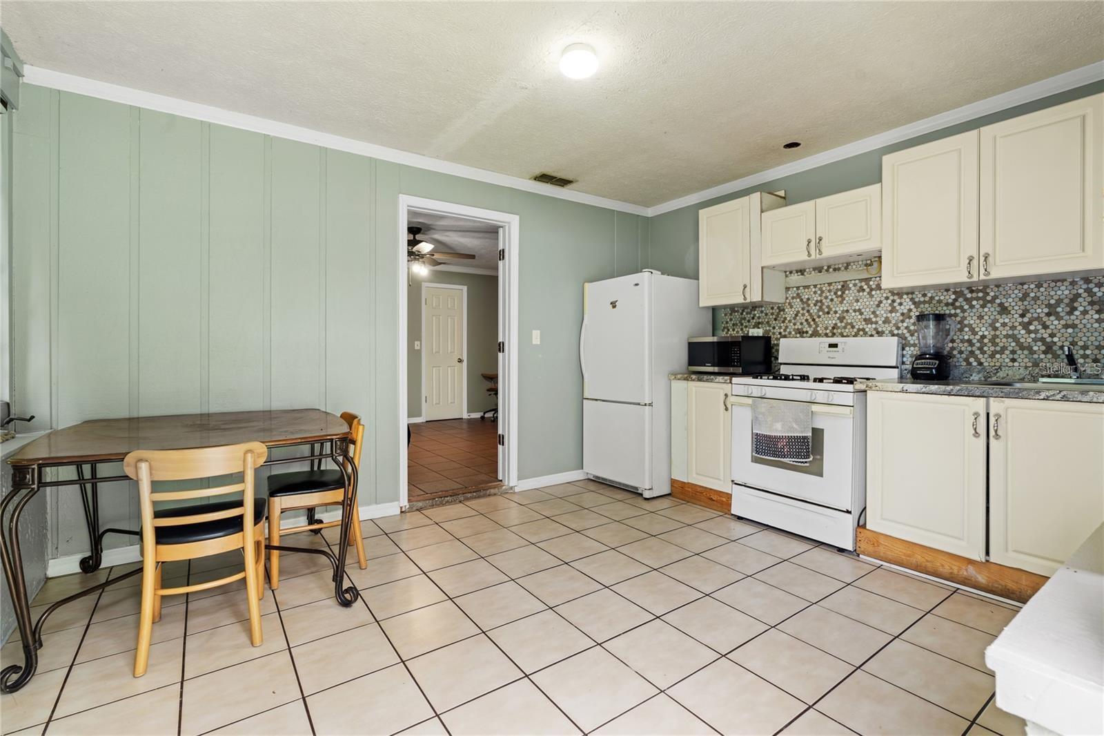 In Law Suite with Kitchen