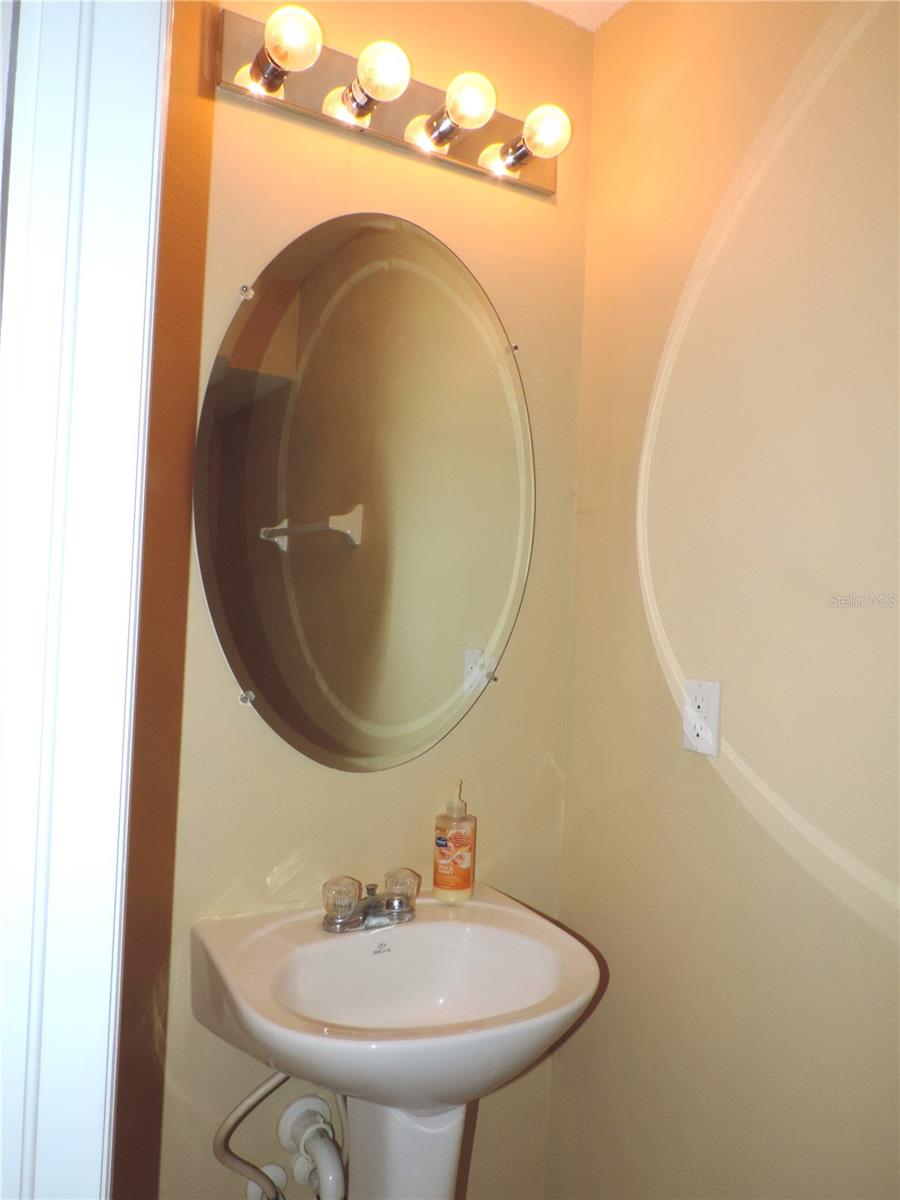 Powder bath